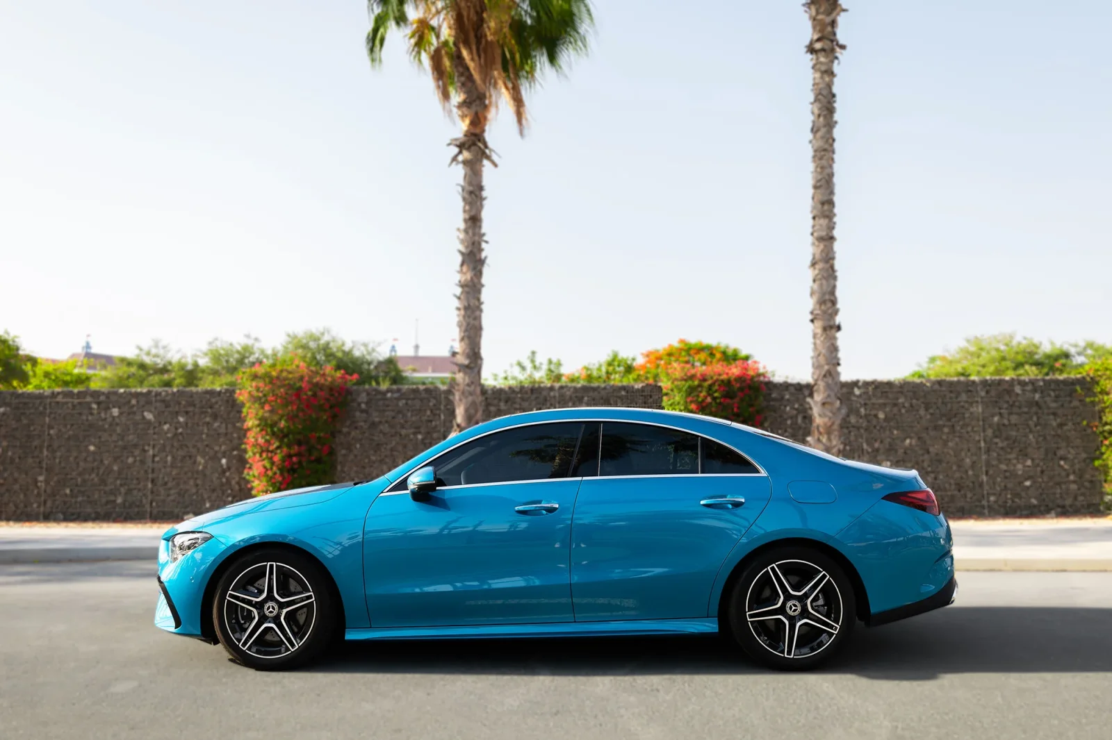 Alquiler Mercedes-Benz CLA-Class 4M Azul 2024 en Abu Dabi - 10 