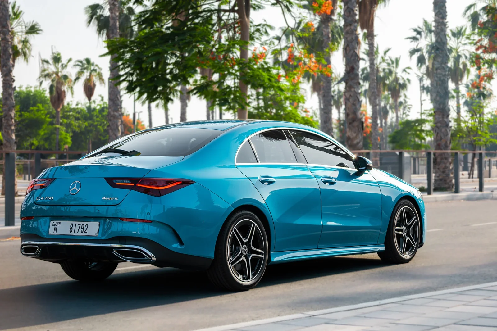 Alquiler Mercedes-Benz CLA-Class 4M Azul 2024 en Abu Dabi - 13 