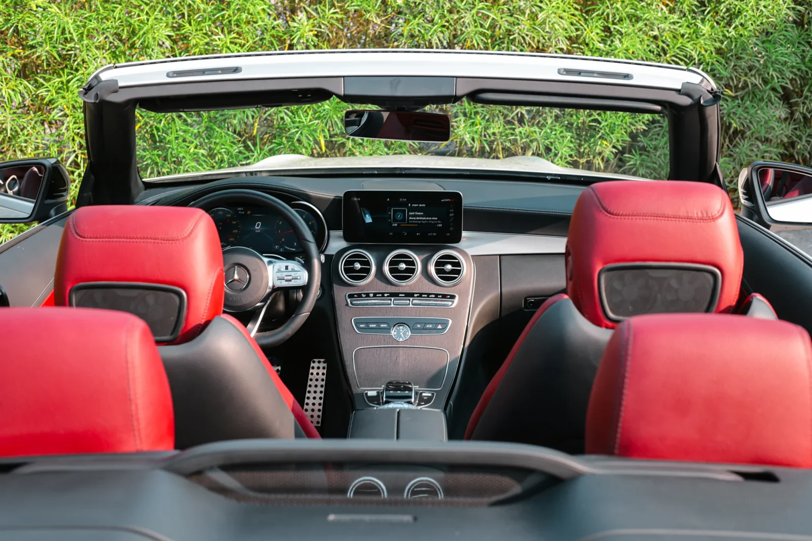 Rent Mercedes-Benz C-Class С300 White 2022 in Abu Dhabi - 4 