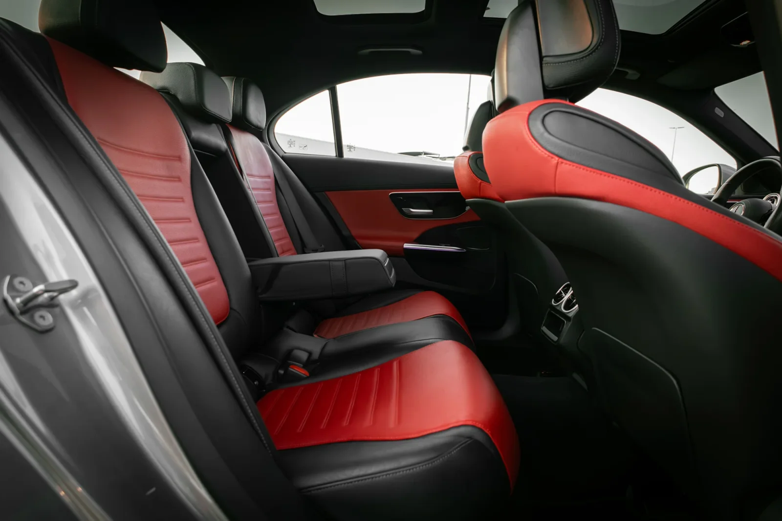 Аренда Mercedes-Benz C-Class C200 Серебряный 2022 в Абу-Даби - 7 