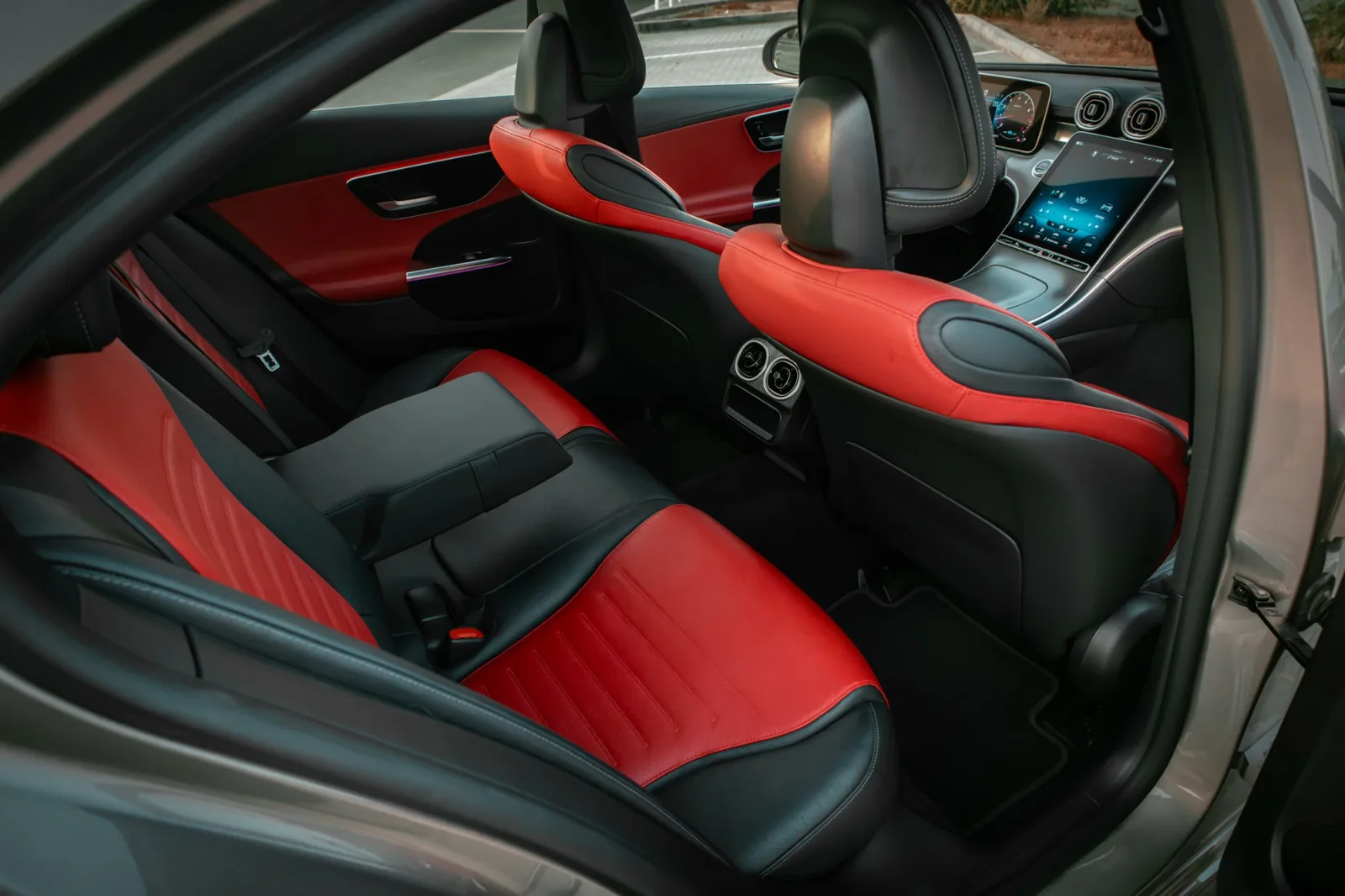 Аренда Mercedes-Benz C-Class C200 Серебряный 2022 в Абу-Даби - 6 