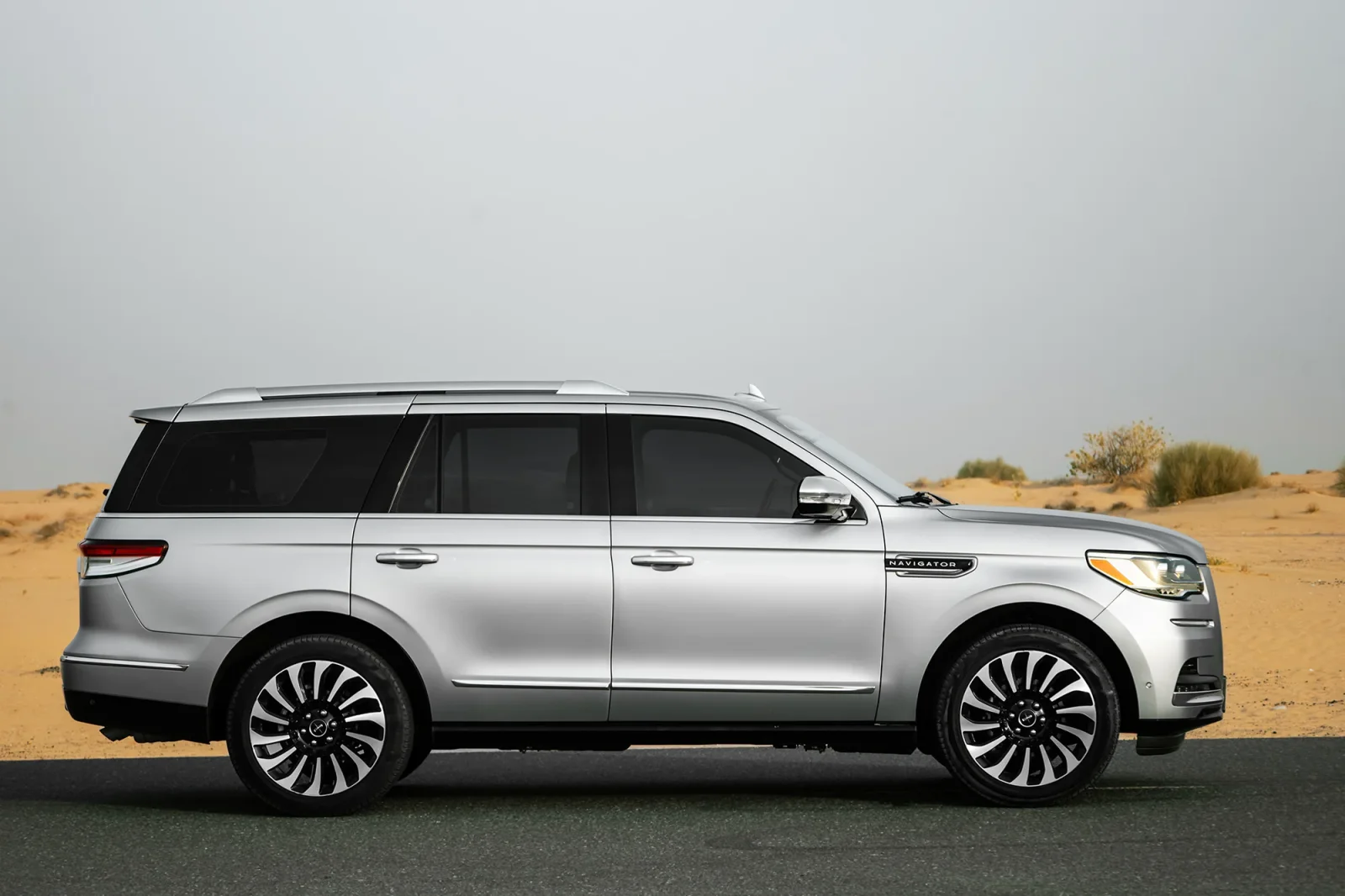 Alquiler Lincoln Navigator  Plata 2022 en Abu Dabi - 12 