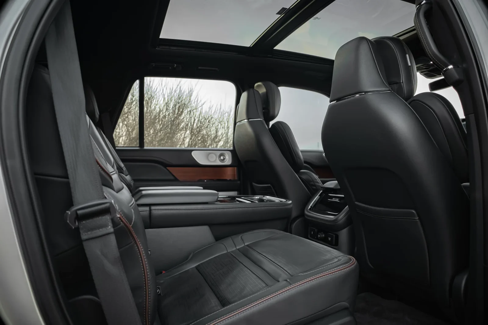 Alquiler Lincoln Navigator  Plata 2022 en Abu Dabi - 7 