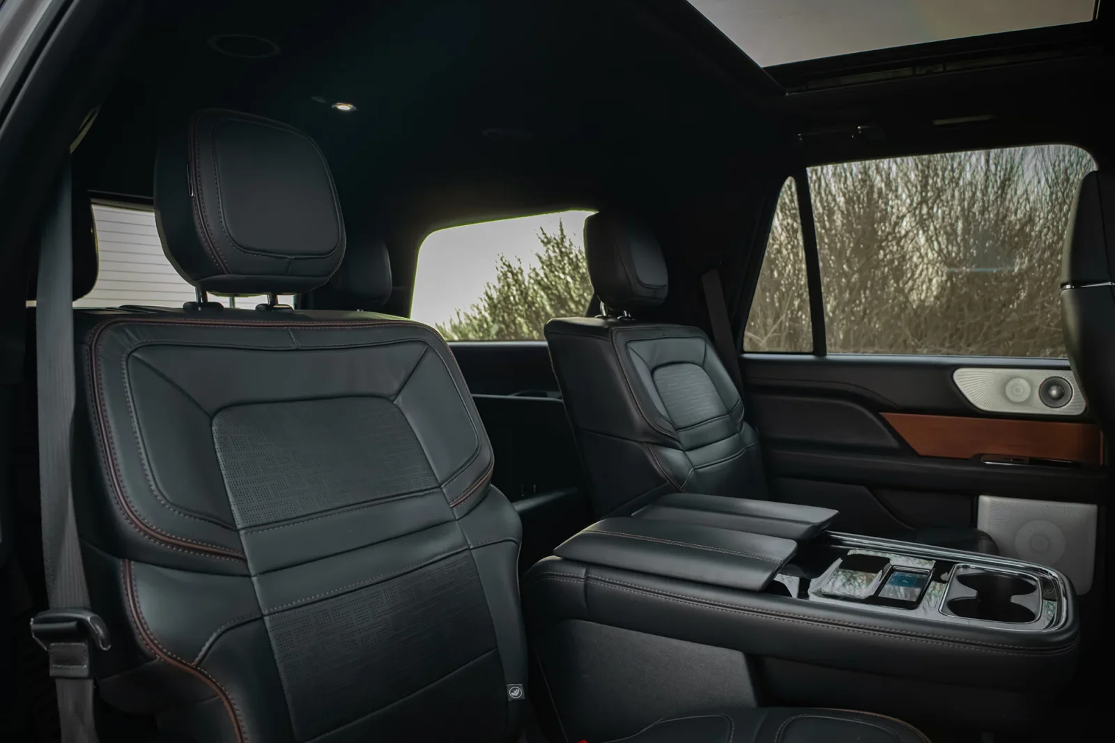 Alquiler Lincoln Navigator  Plata 2022 en Abu Dabi - 9 