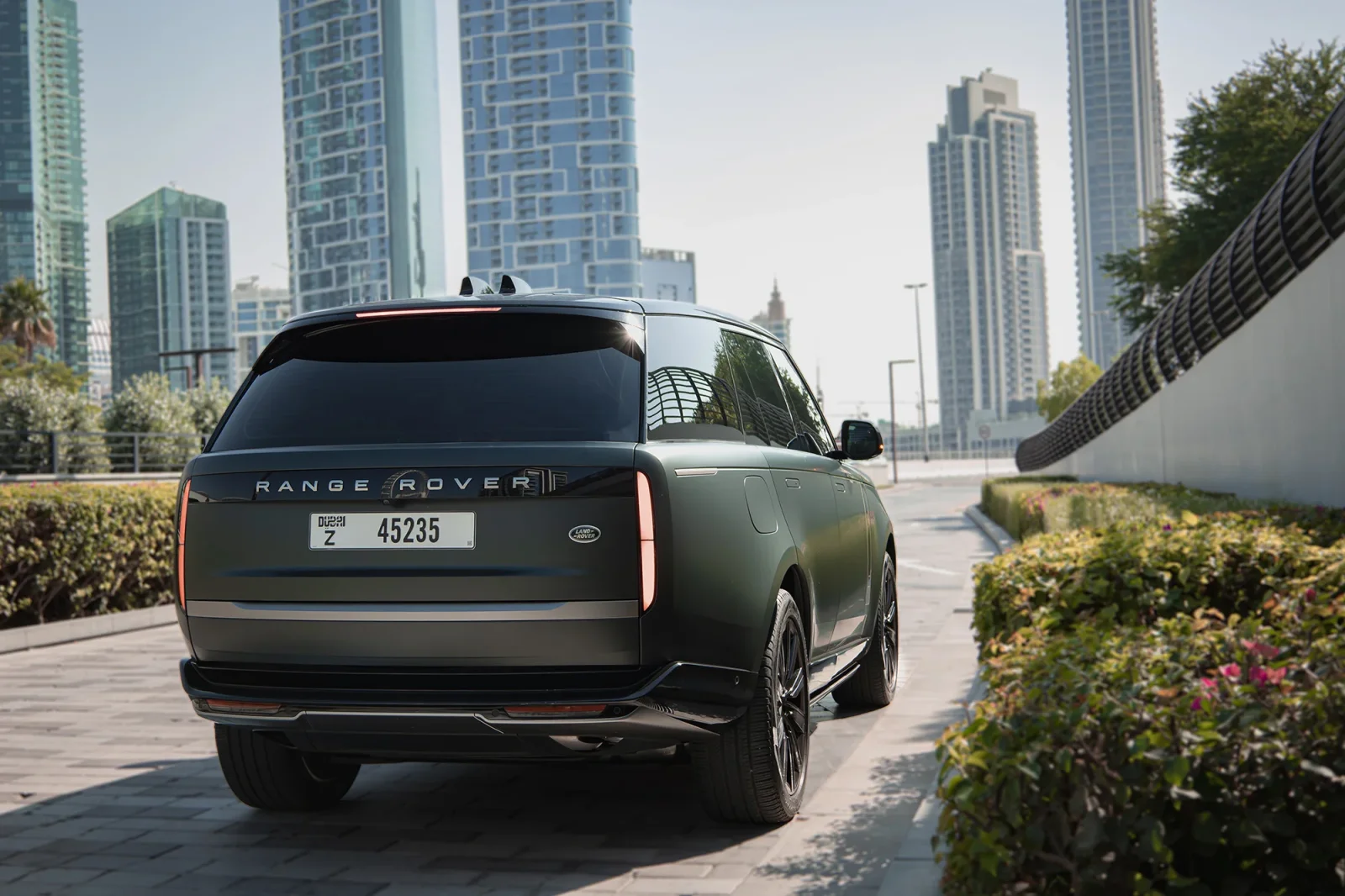 Rent Land Rover Range Rover  HSE  Green 2023 in Abu Dhabi - 11 