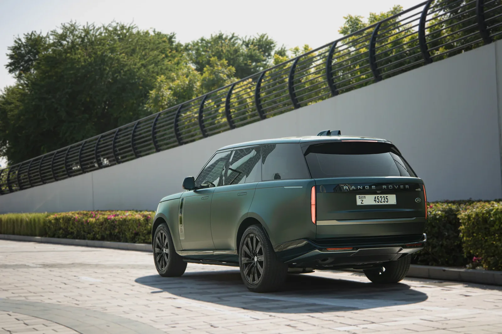 Rent Land Rover Range Rover  HSE  Green 2023 in Abu Dhabi - 14 