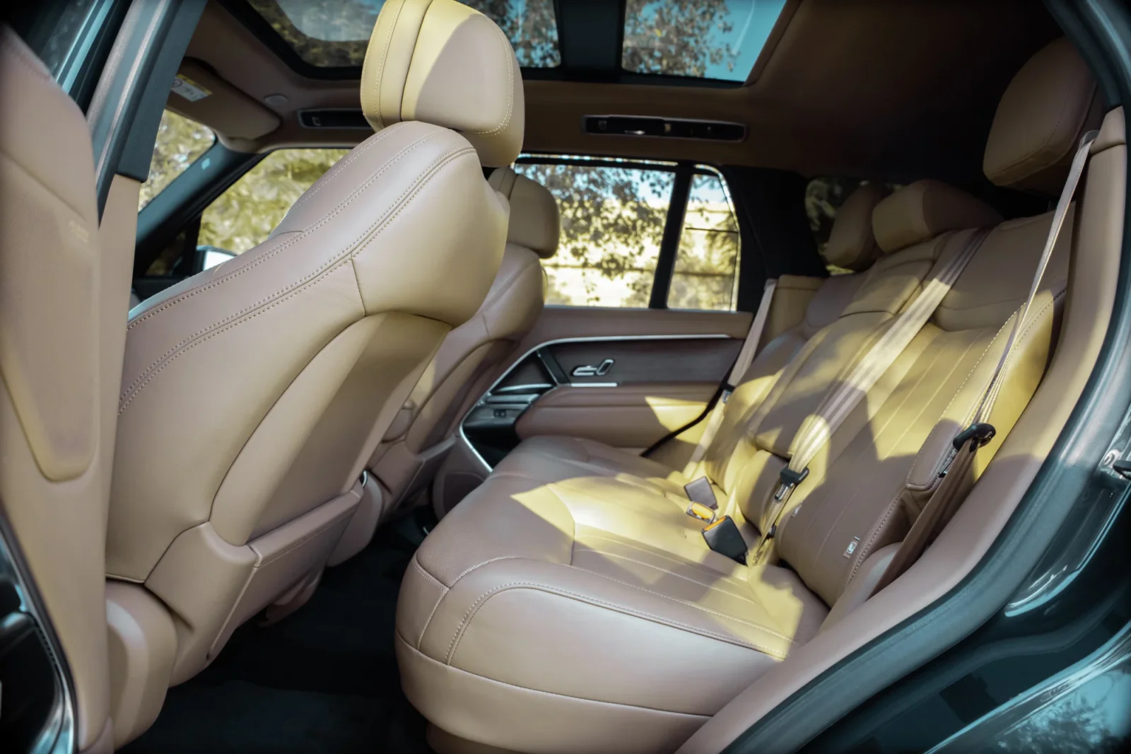 Аренда Land Rover Range Rover  HSE Зеленый 2023 в Абу-Даби - 9 