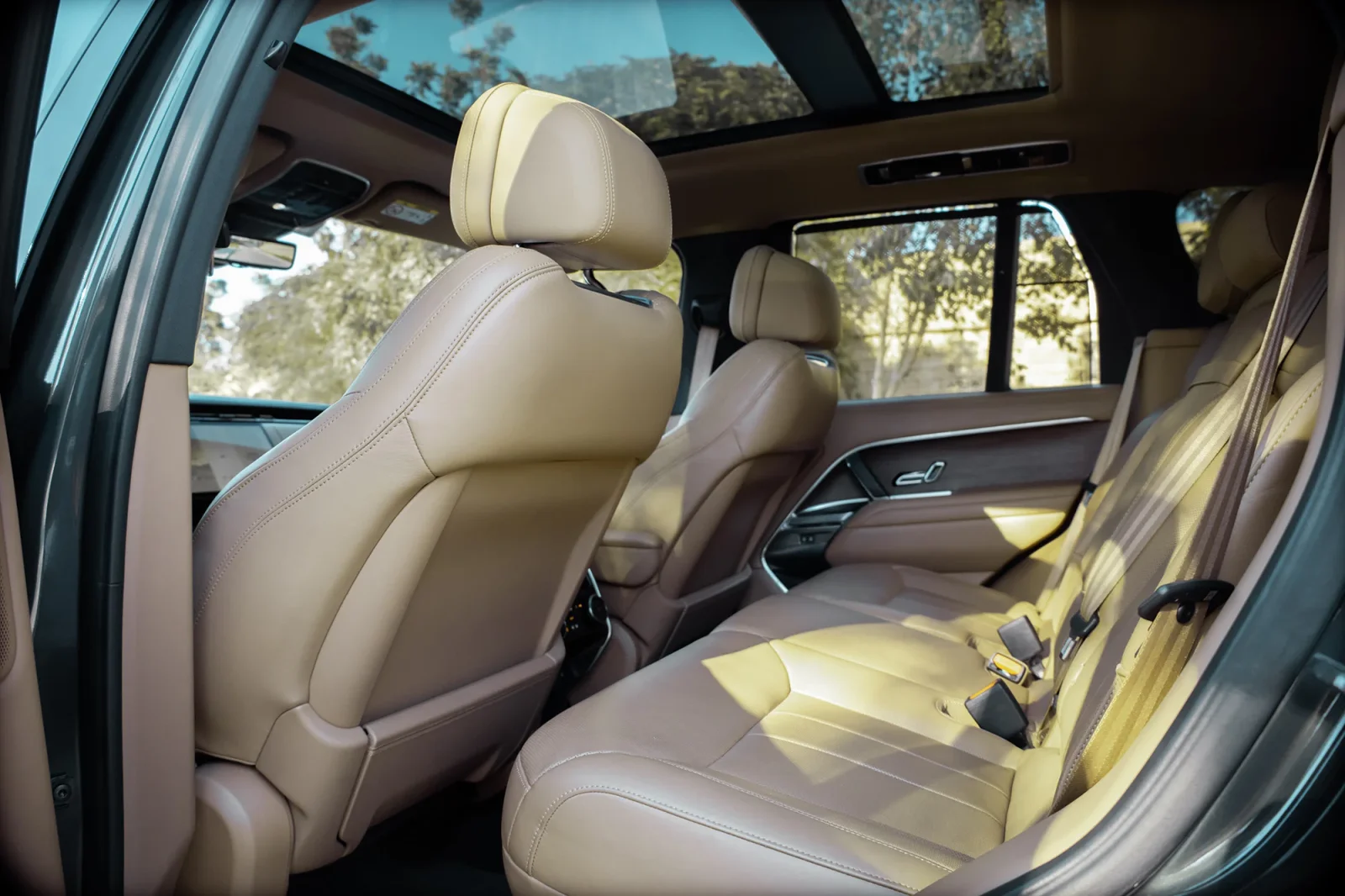 Аренда Land Rover Range Rover  HSE Зеленый 2023 в Абу-Даби - 7 