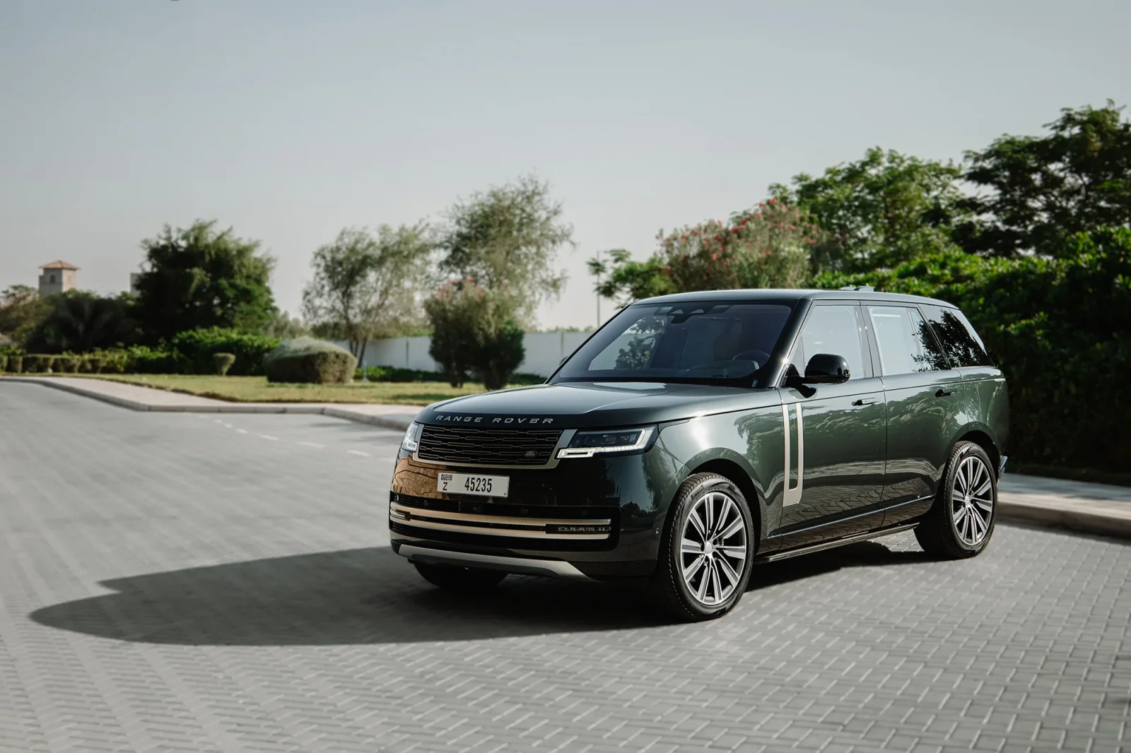 Аренда Land Rover Range Rover  HSE Зеленый 2023 в Абу-Даби - 2 