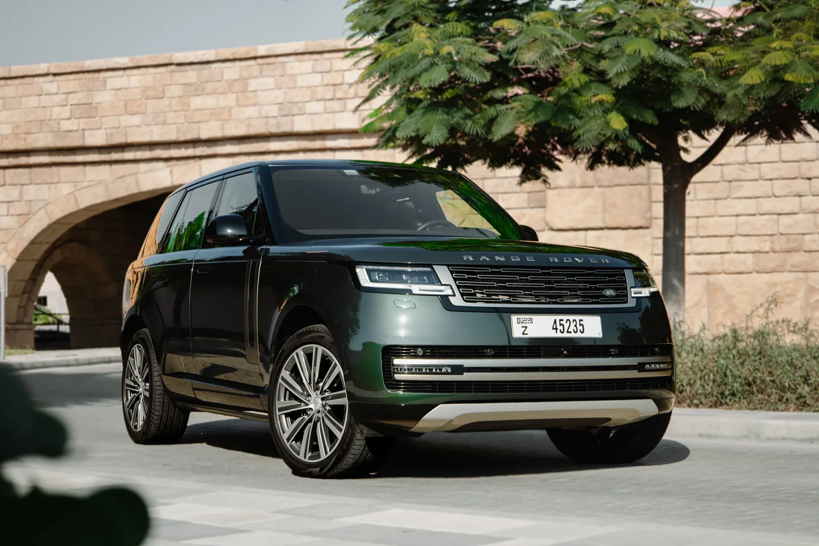 Аренда Land Rover Range Rover  HSE Зеленый 2023 в Абу-Даби - 13 