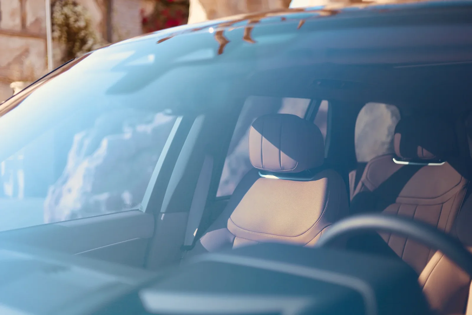 Rent Land Rover Range Rover Autobiography V8 Black 2023 in Abu Dhabi - 11 