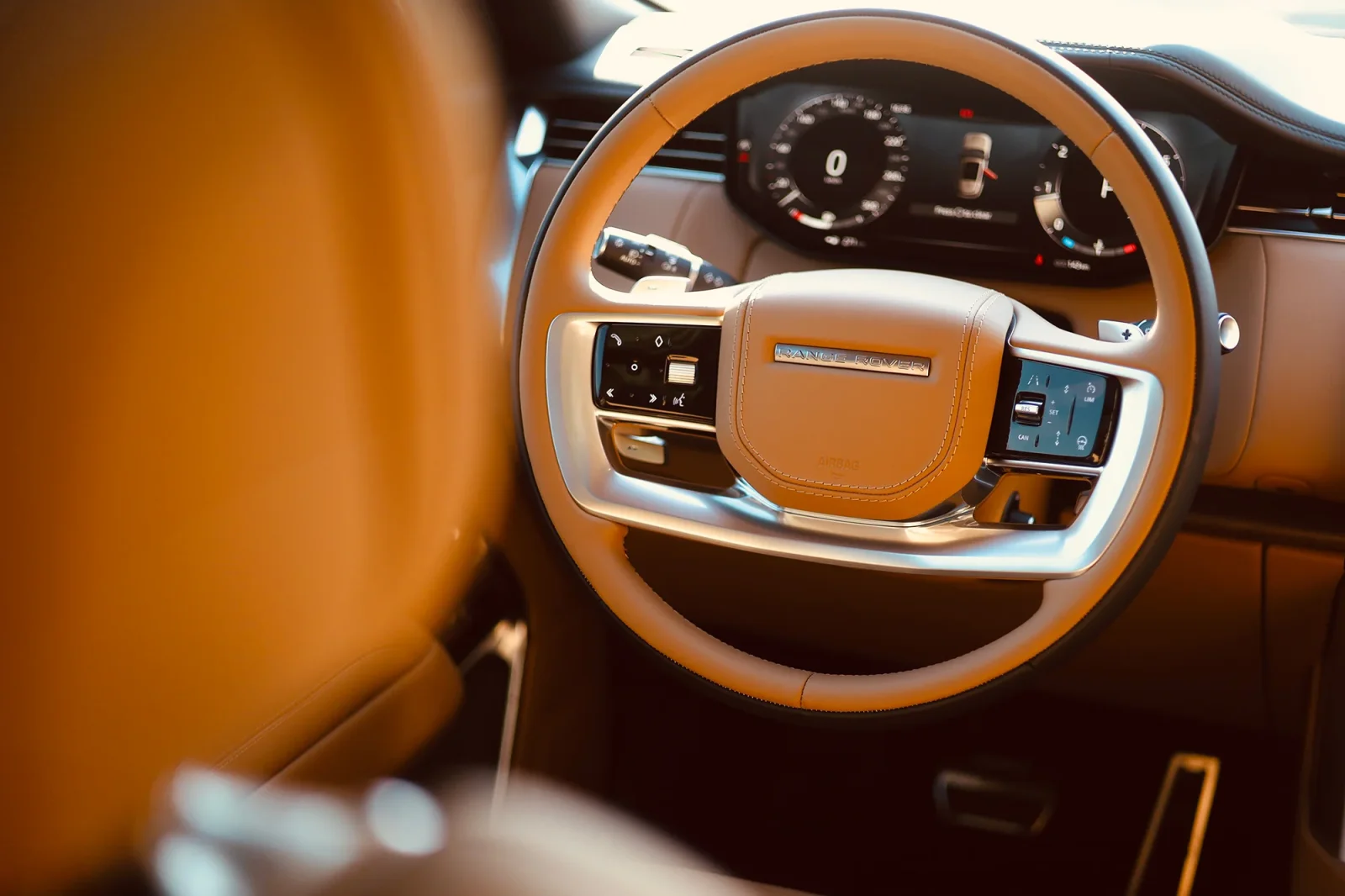 Rent Land Rover Range Rover Autobiography V8 Black 2023 in Abu Dhabi - 4 