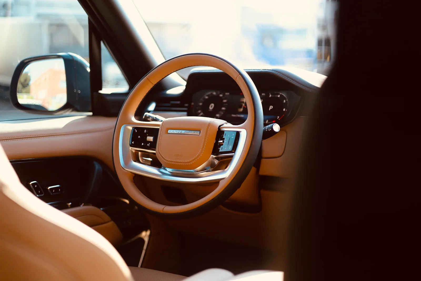 Rent Land Rover Range Rover Autobiography V8 Black 2023 in Abu Dhabi - 10 