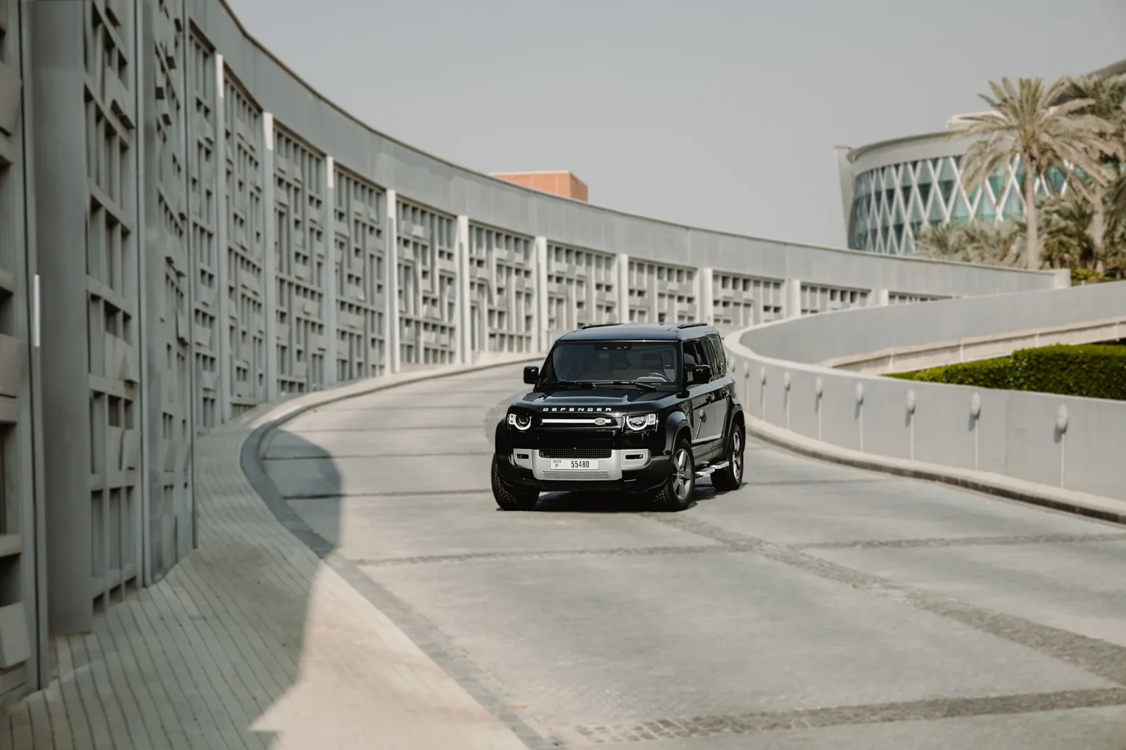 Аренда Land Rover Defender  Черный 2024 в Абу-Даби - 2 