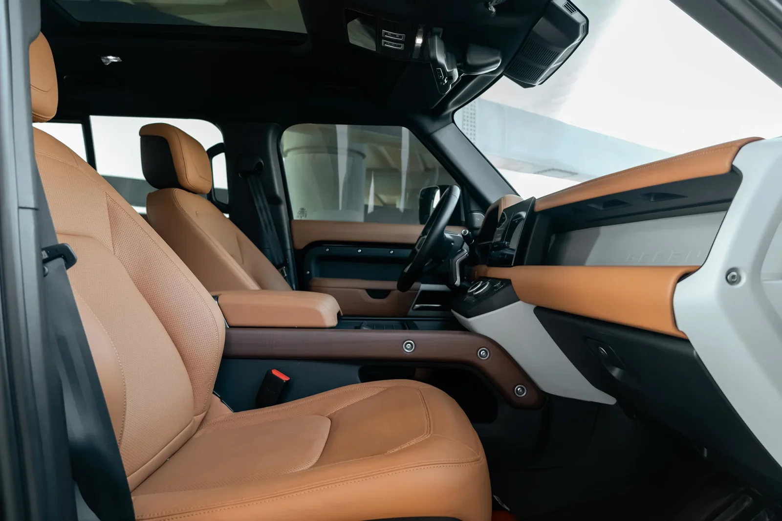 Аренда Land Rover Defender  Черный 2024 в Абу-Даби - 8 