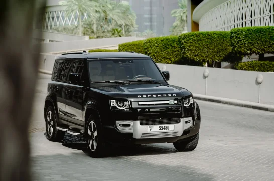 Land Rover Defender Black 2024