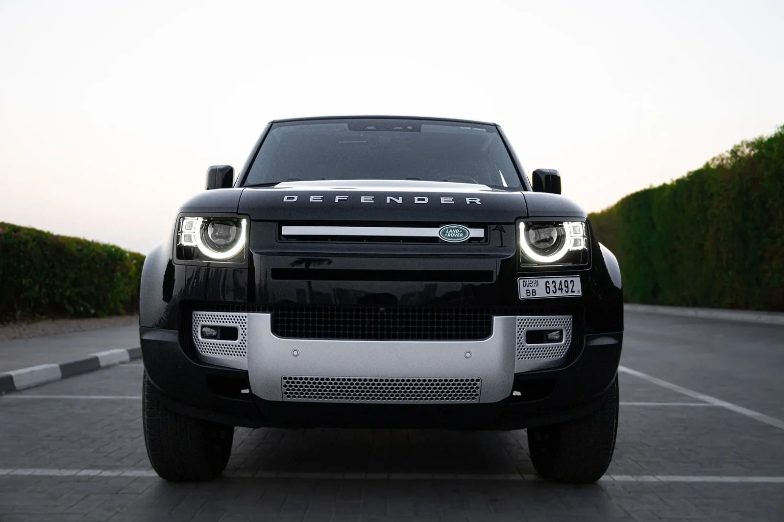 Аренда Land Rover Defender  Черный 2023 в Абу-Даби - 12 