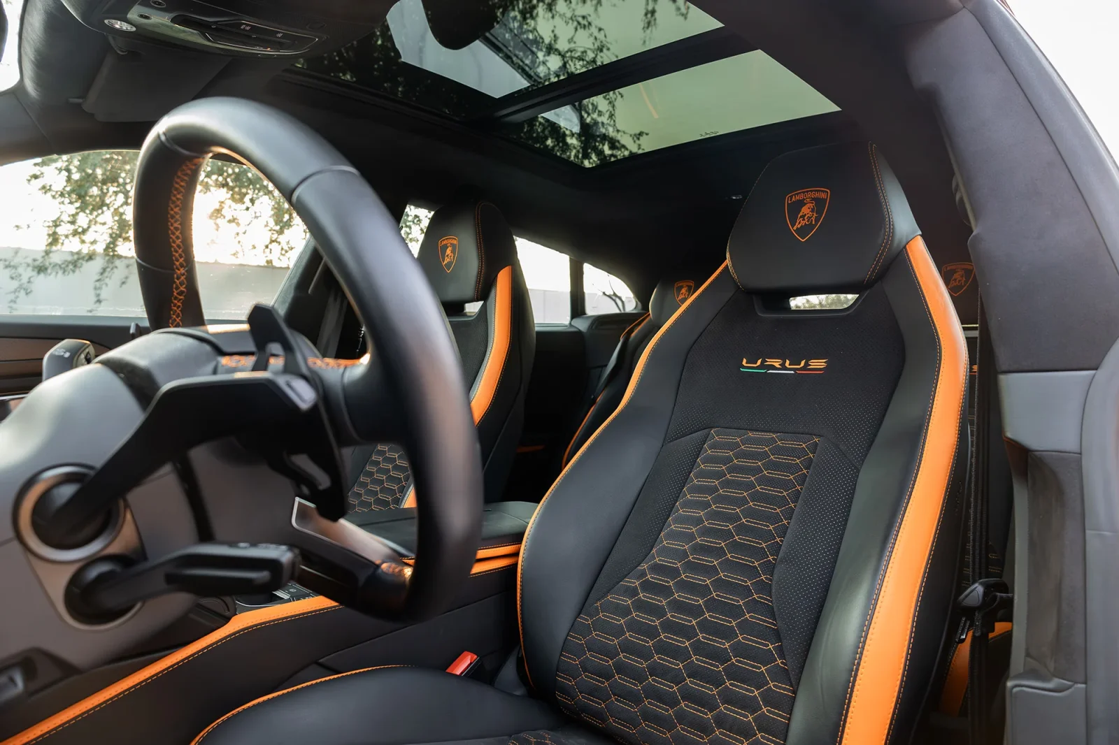 Loyer Lamborghini Urus  Gris 2022 en Abou Dabi - 4 