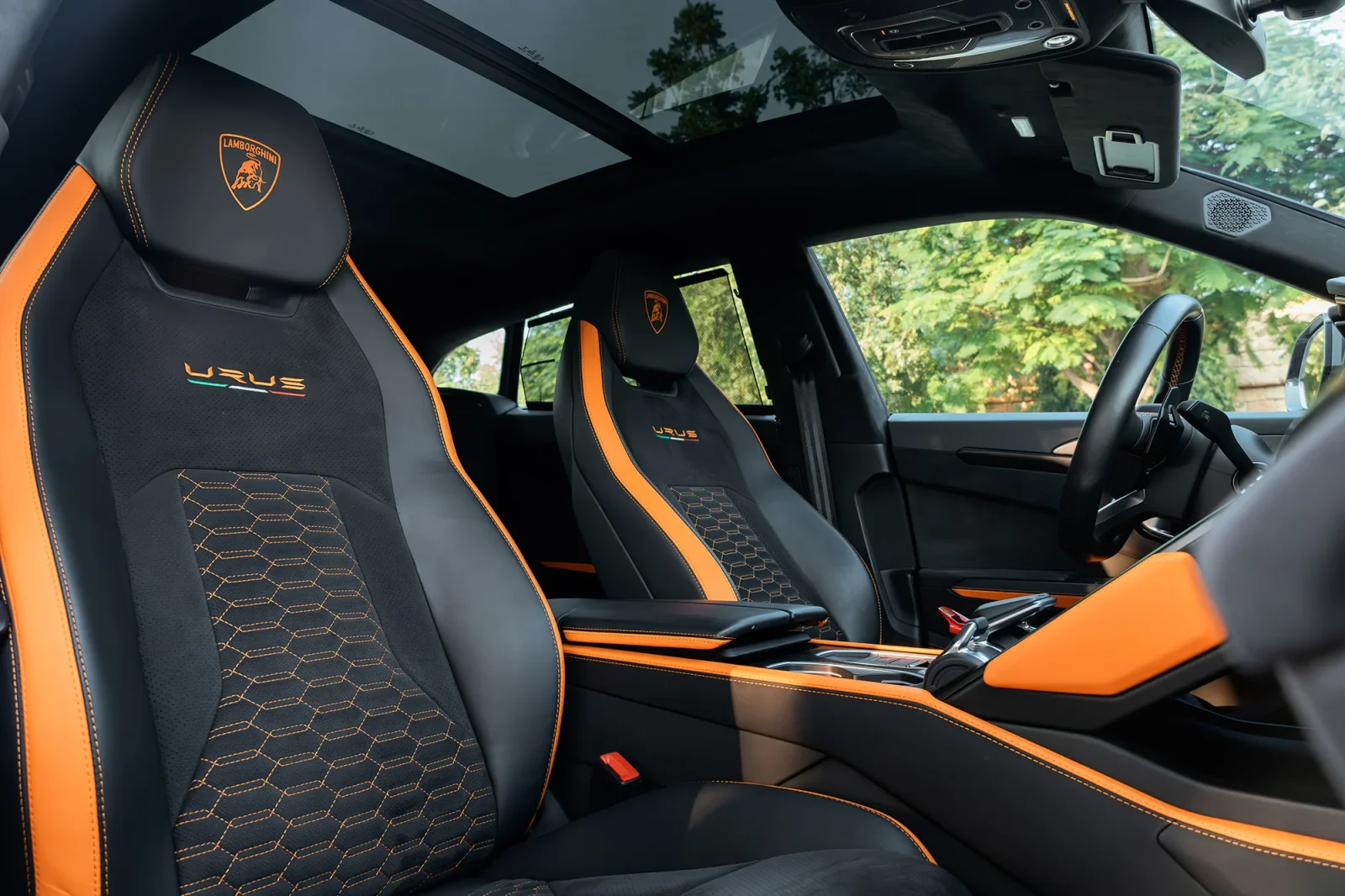 Loyer Lamborghini Urus  Gris 2022 en Abou Dabi - 5 