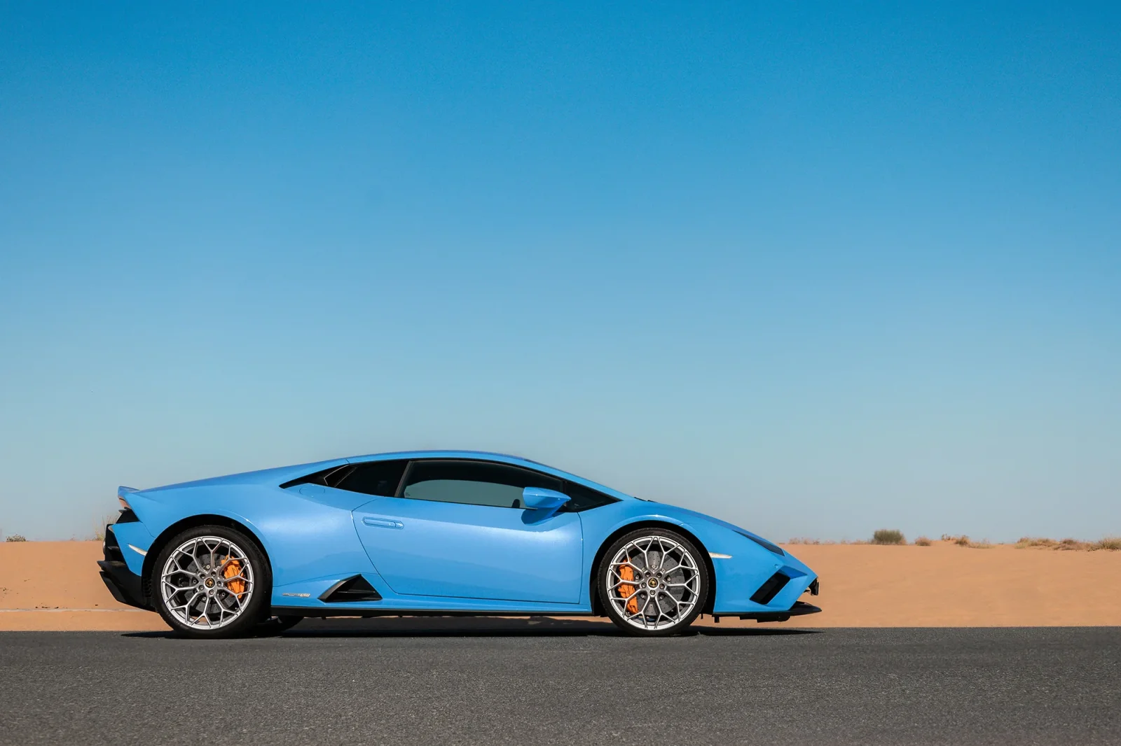 Alquiler Lamborghini Huracan  Azul 2022 en Abu Dabi - 9 