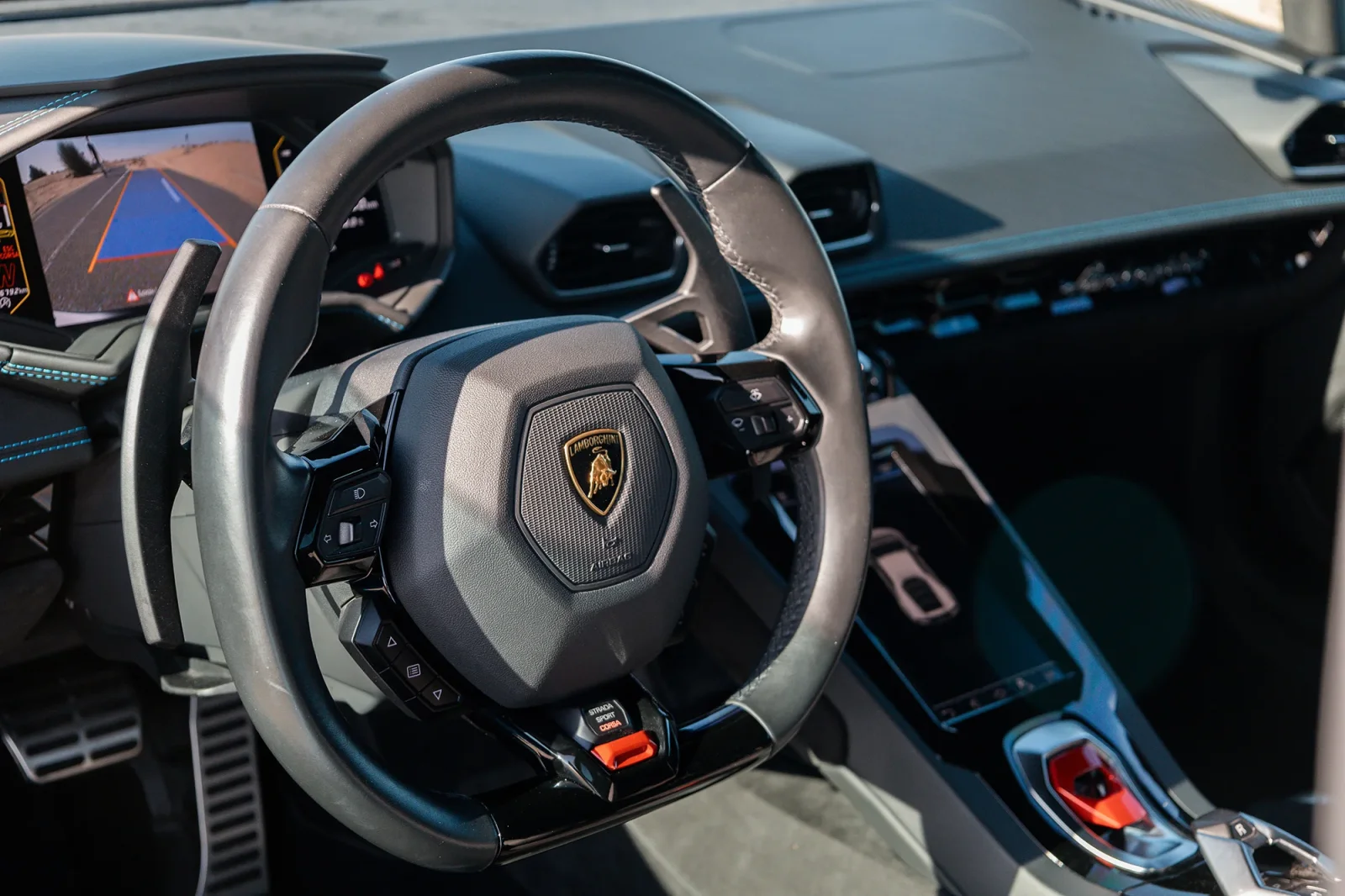 Alquiler Lamborghini Huracan  Azul 2022 en Abu Dabi - 5 