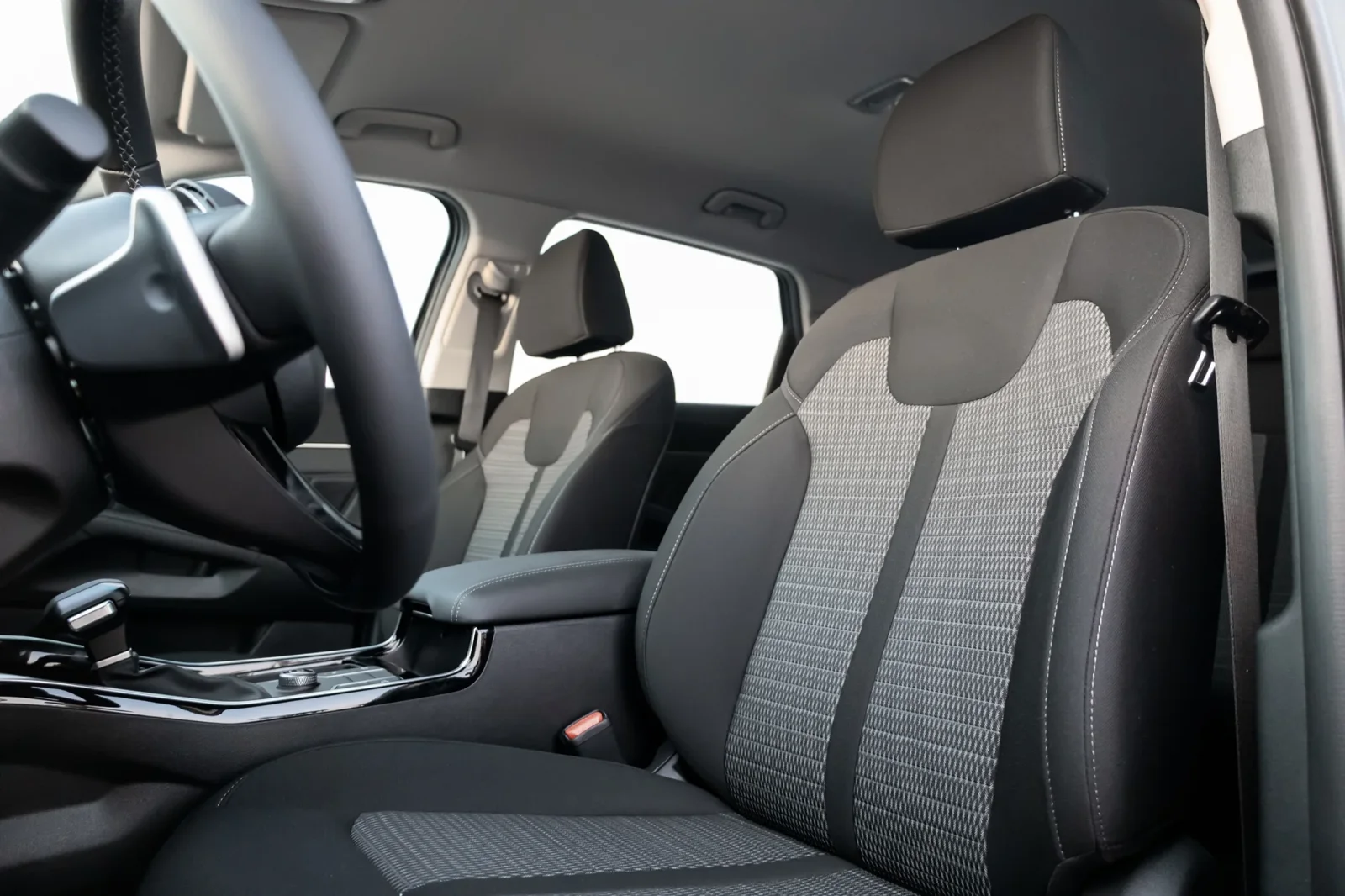 Rent Kia Sorento  Blue 2025 in Abu Dhabi - 5 