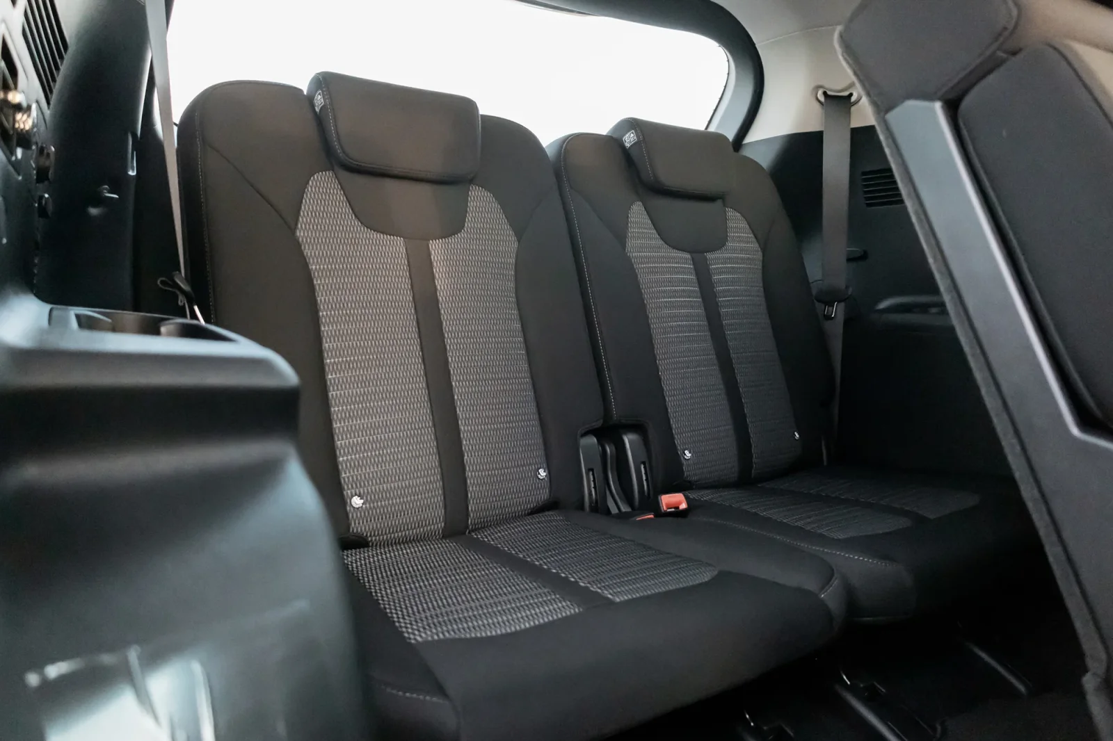 Rent Kia Sorento  Blue 2025 in Abu Dhabi - 10 