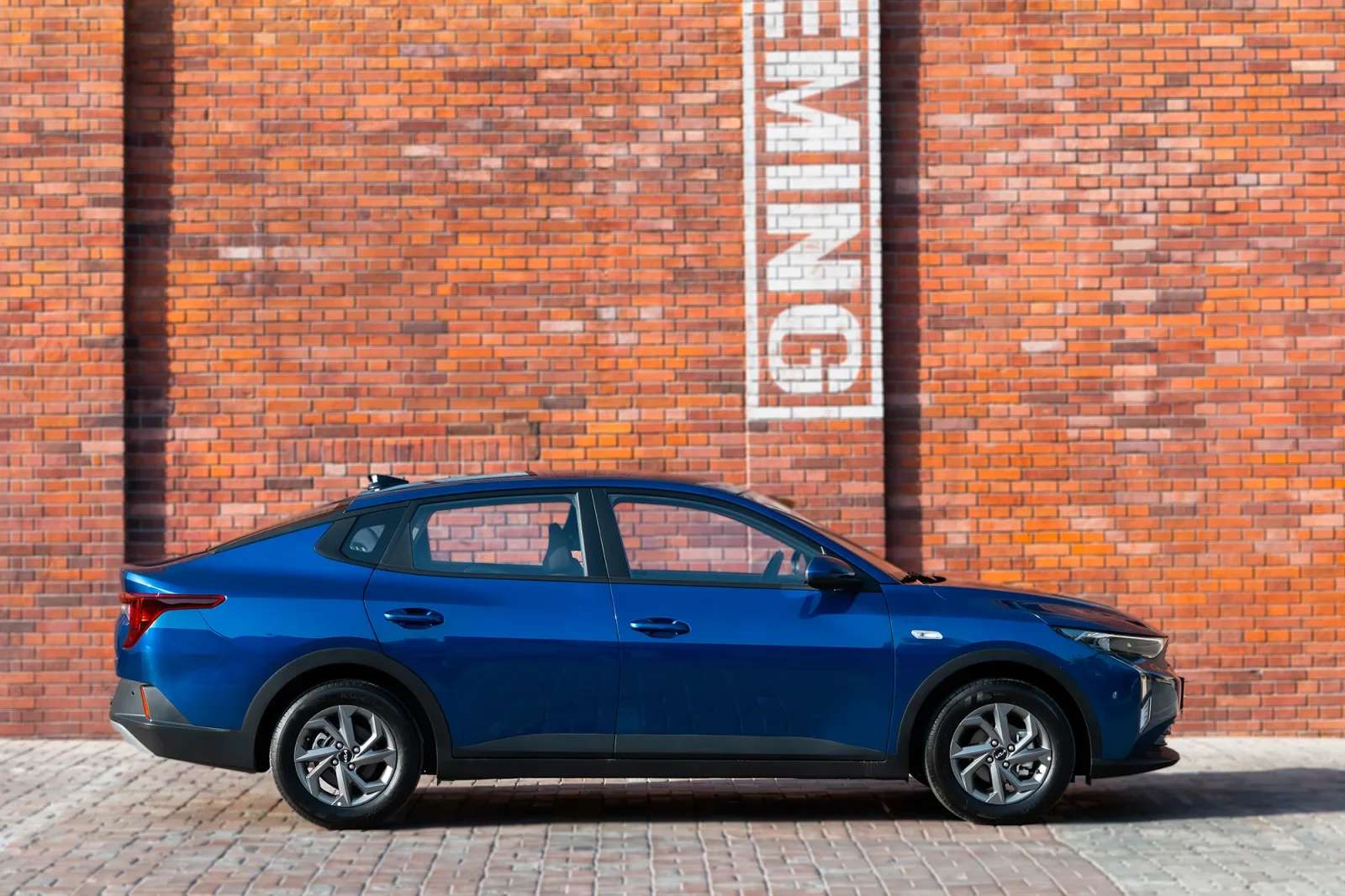 Alquiler Kia K3  Azul 2025 en Abu Dabi - 9 