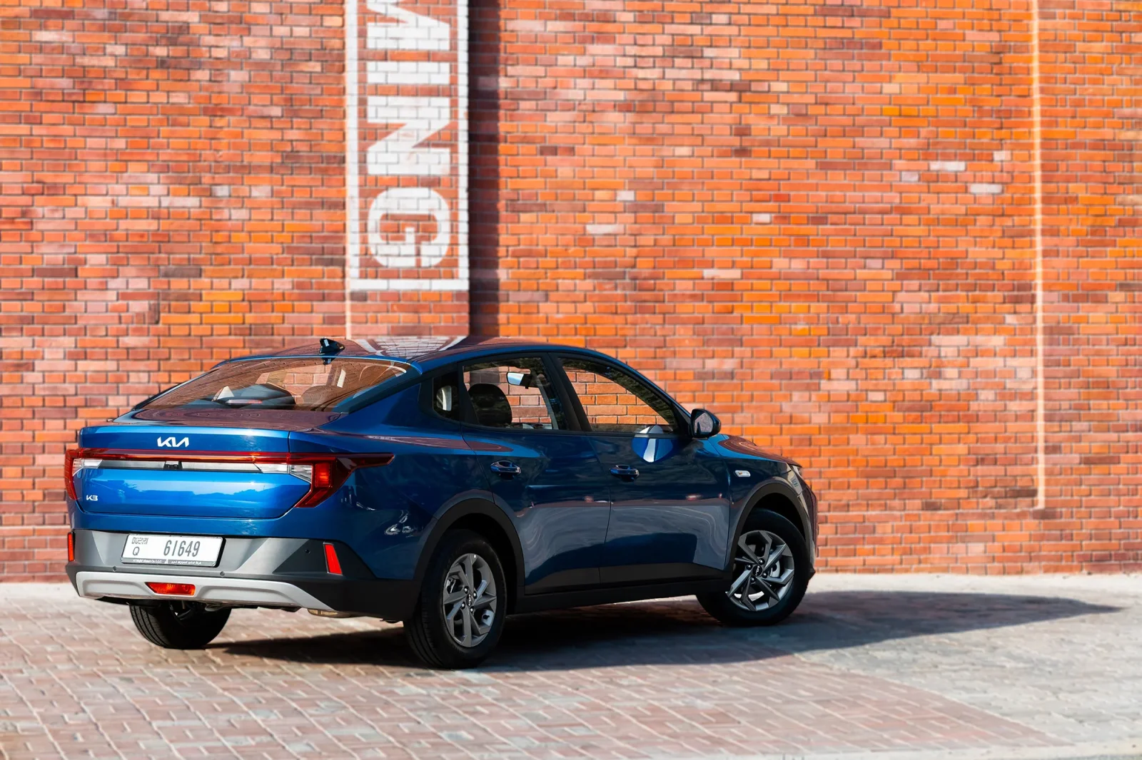 Alquiler Kia K3  Azul 2025 en Abu Dabi - 10 