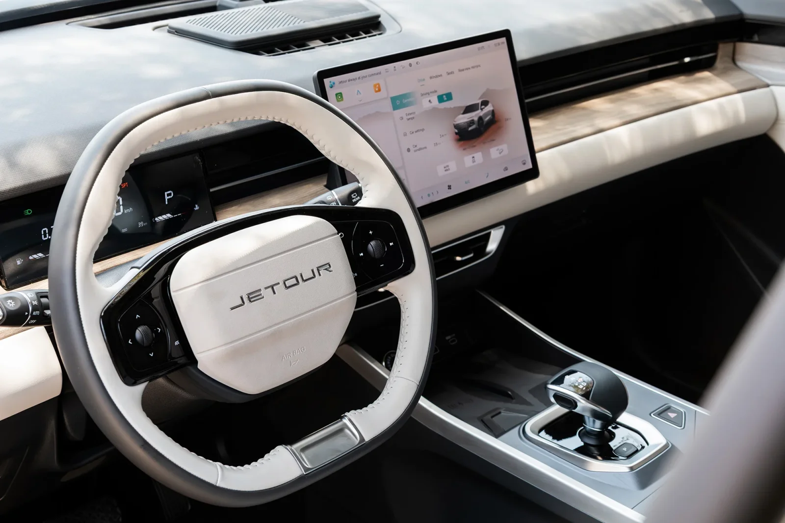 Huren Jetour Dashing  Zwart 2025 in Abu Dhabi - 4 