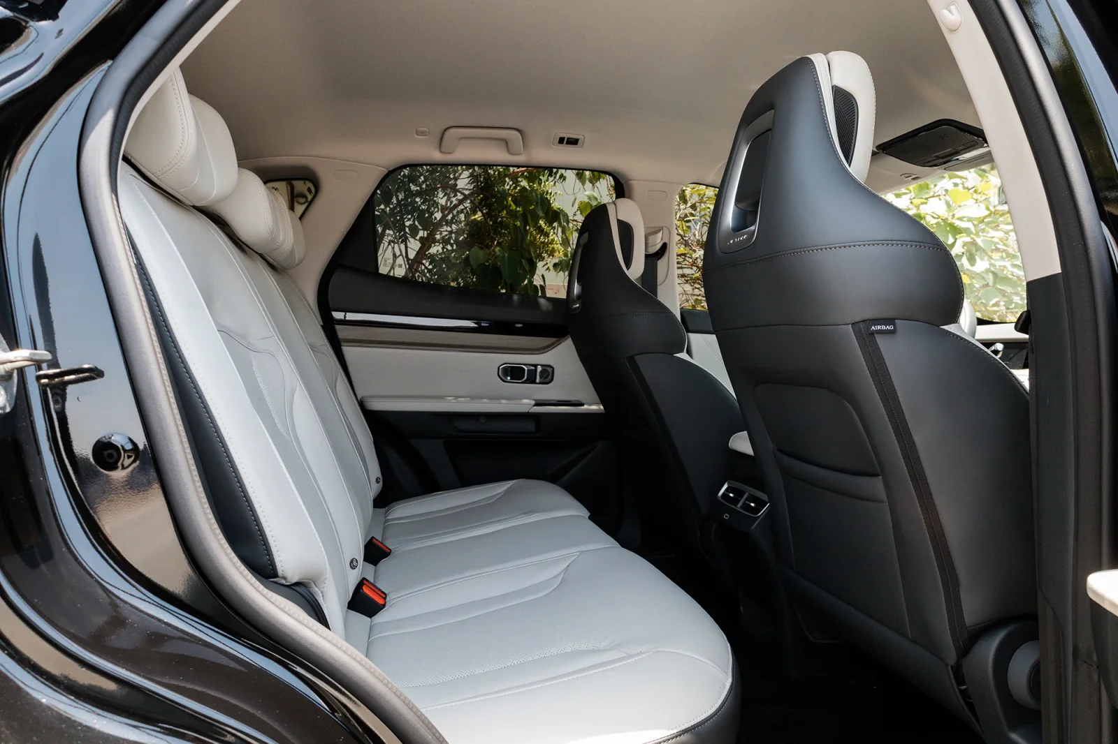 Huren Jetour Dashing  Zwart 2025 in Abu Dhabi - 7 