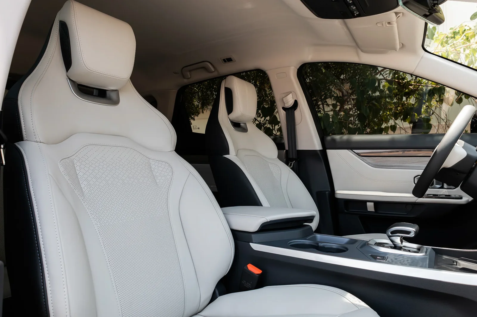 Huren Jetour Dashing  Zwart 2025 in Abu Dhabi - 5 