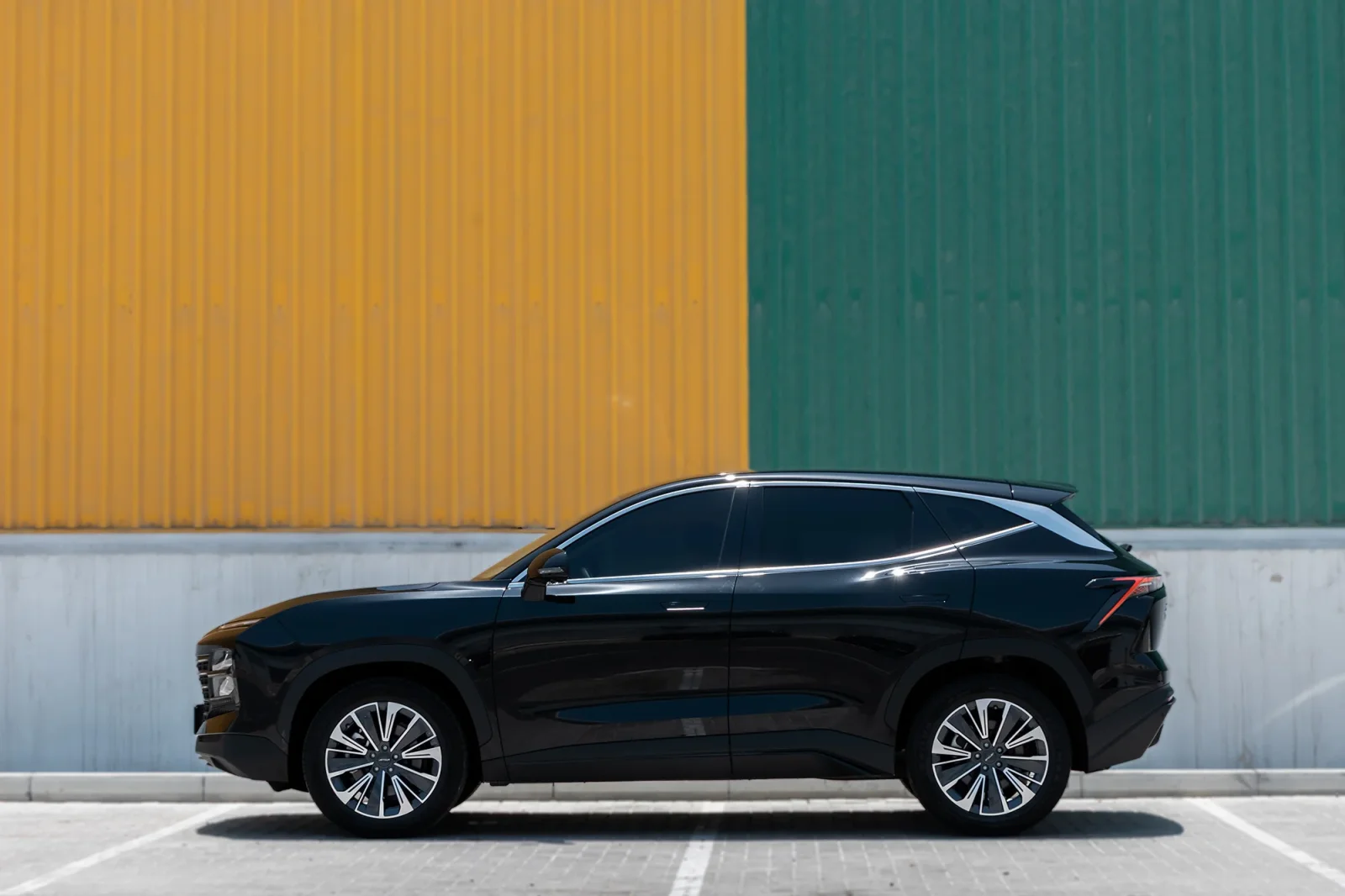 Huren Jetour Dashing  Zwart 2025 in Abu Dhabi - 10 