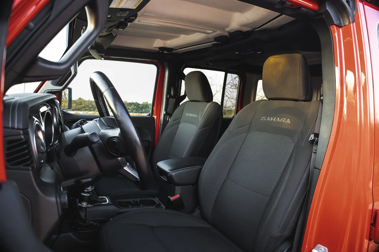 Alquiler Jeep Wrangler  Rojo 2022 en Abu Dabi - 7 