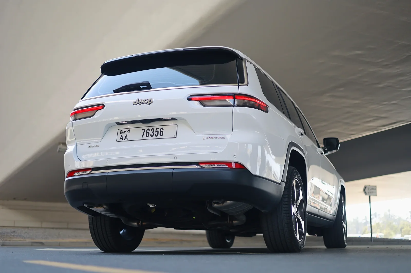 Аренда Jeep Grand Cherokee  Белый 2023 в Абу-Даби - 13 