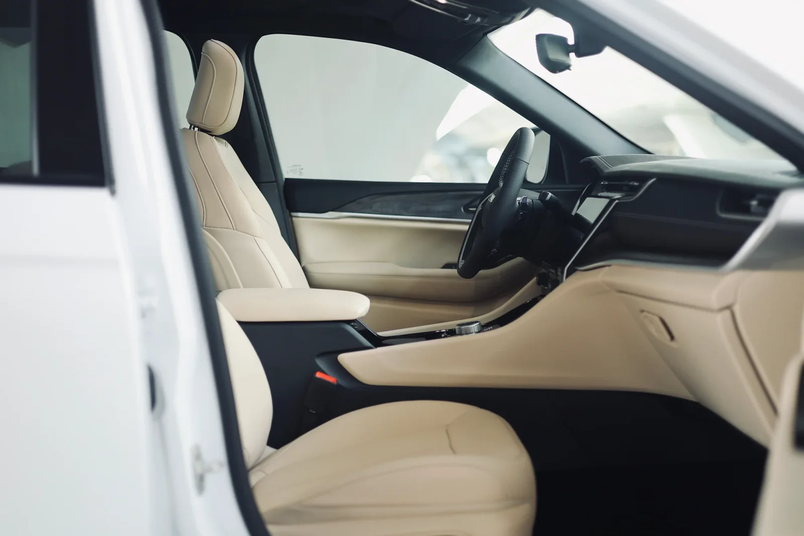 Аренда Jeep Grand Cherokee  Белый 2023 в Абу-Даби - 5 