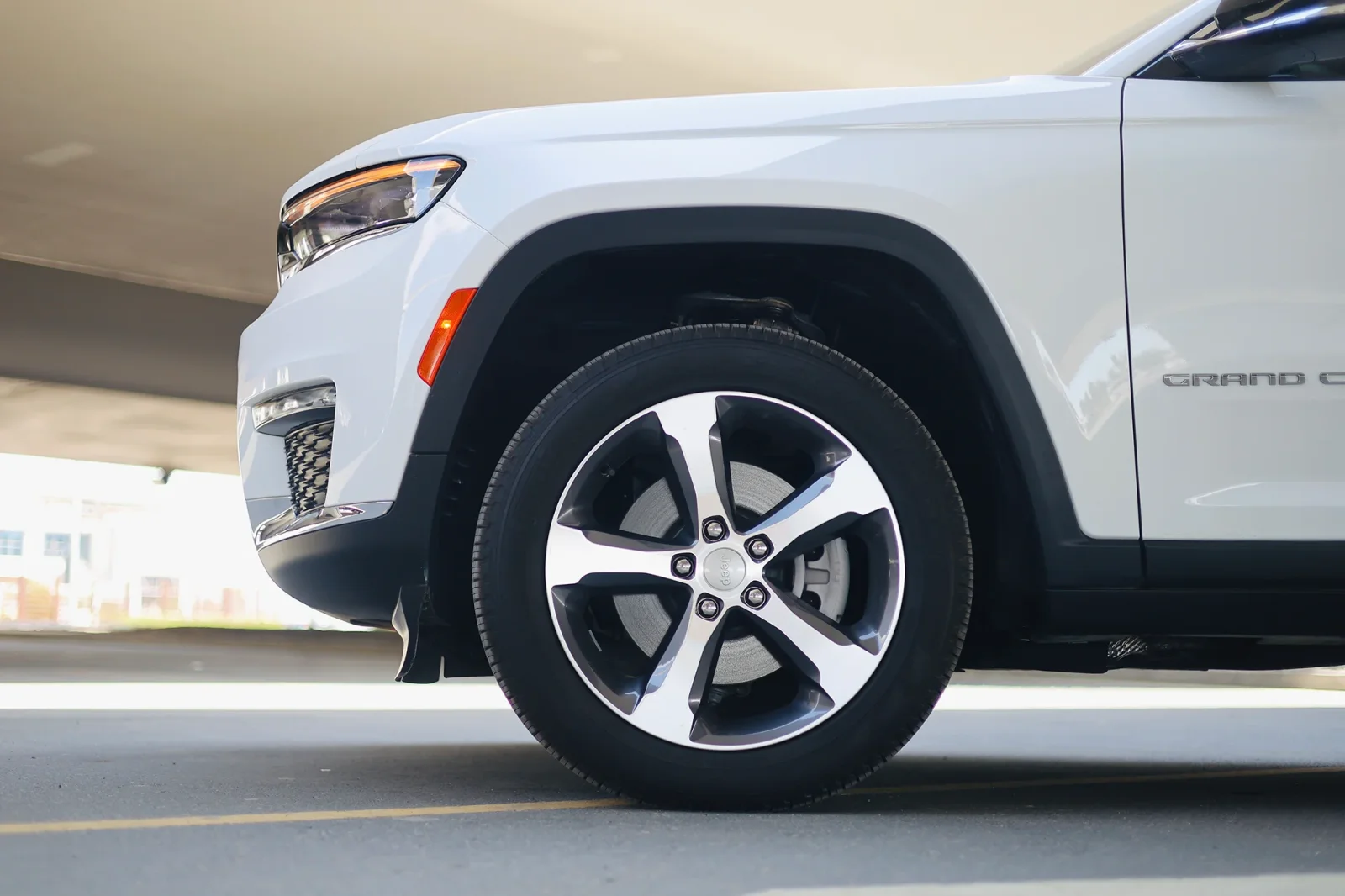 Аренда Jeep Grand Cherokee  Белый 2023 в Абу-Даби - 12 