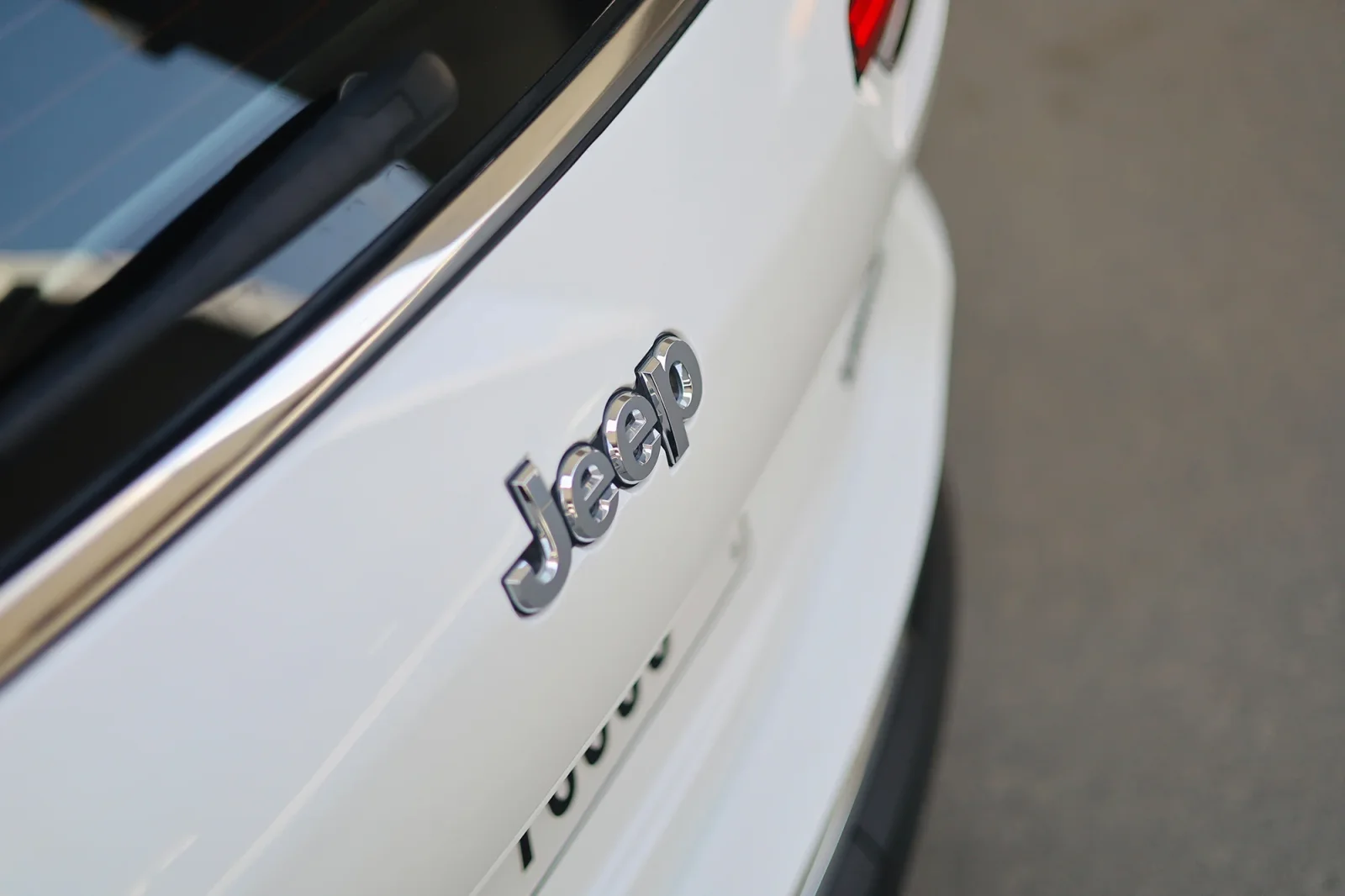 Аренда Jeep Grand Cherokee  Белый 2023 в Абу-Даби - 17 