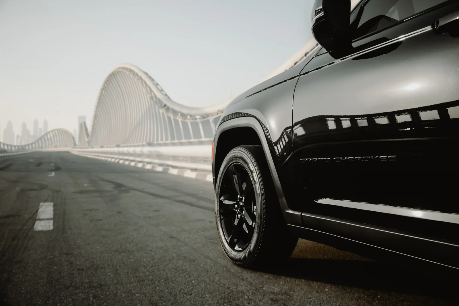Аренда Jeep Grand Cherokee  Черный 2023 в Абу-Даби - 10 