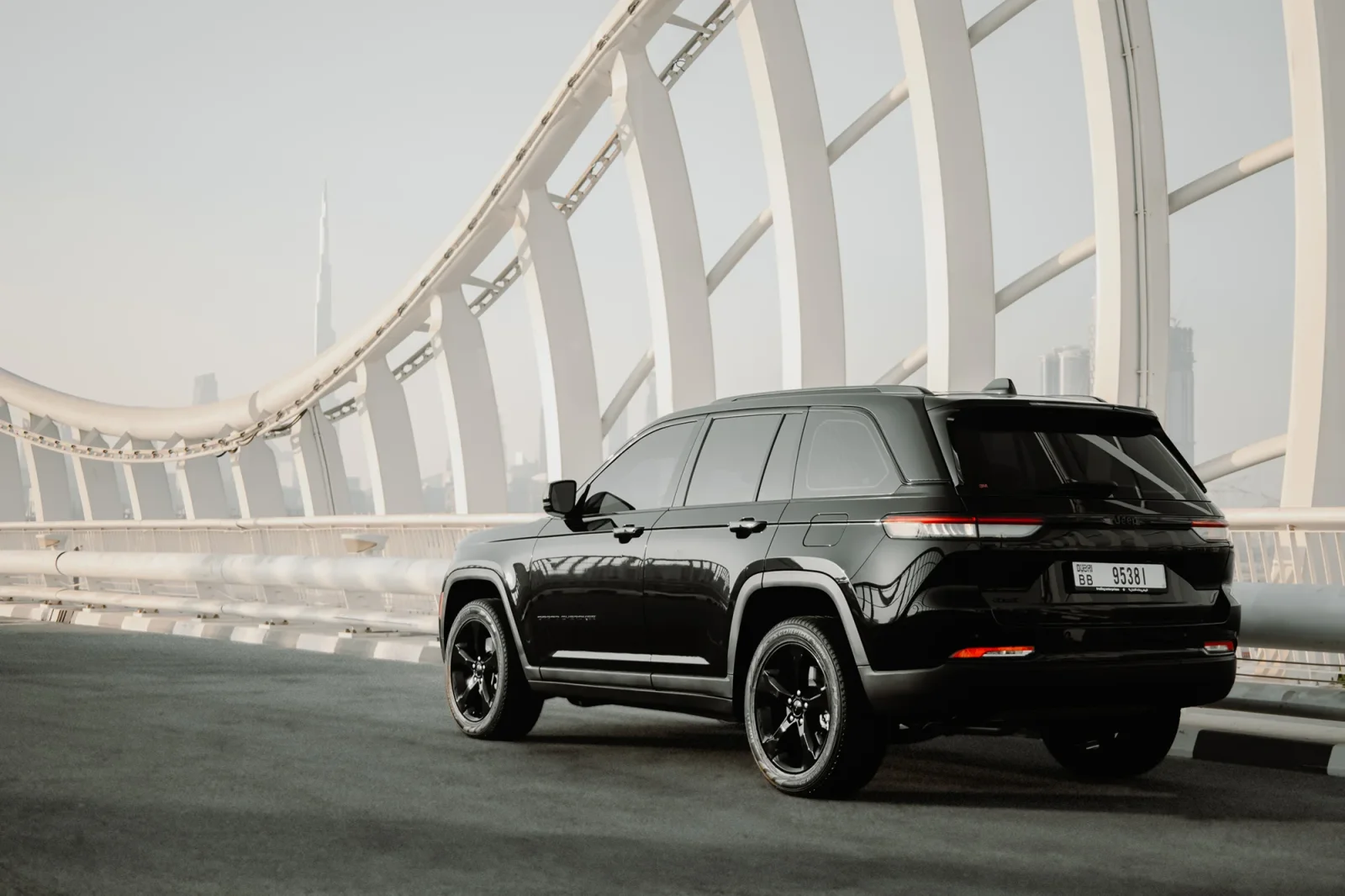 Аренда Jeep Grand Cherokee  Черный 2023 в Абу-Даби - 11 