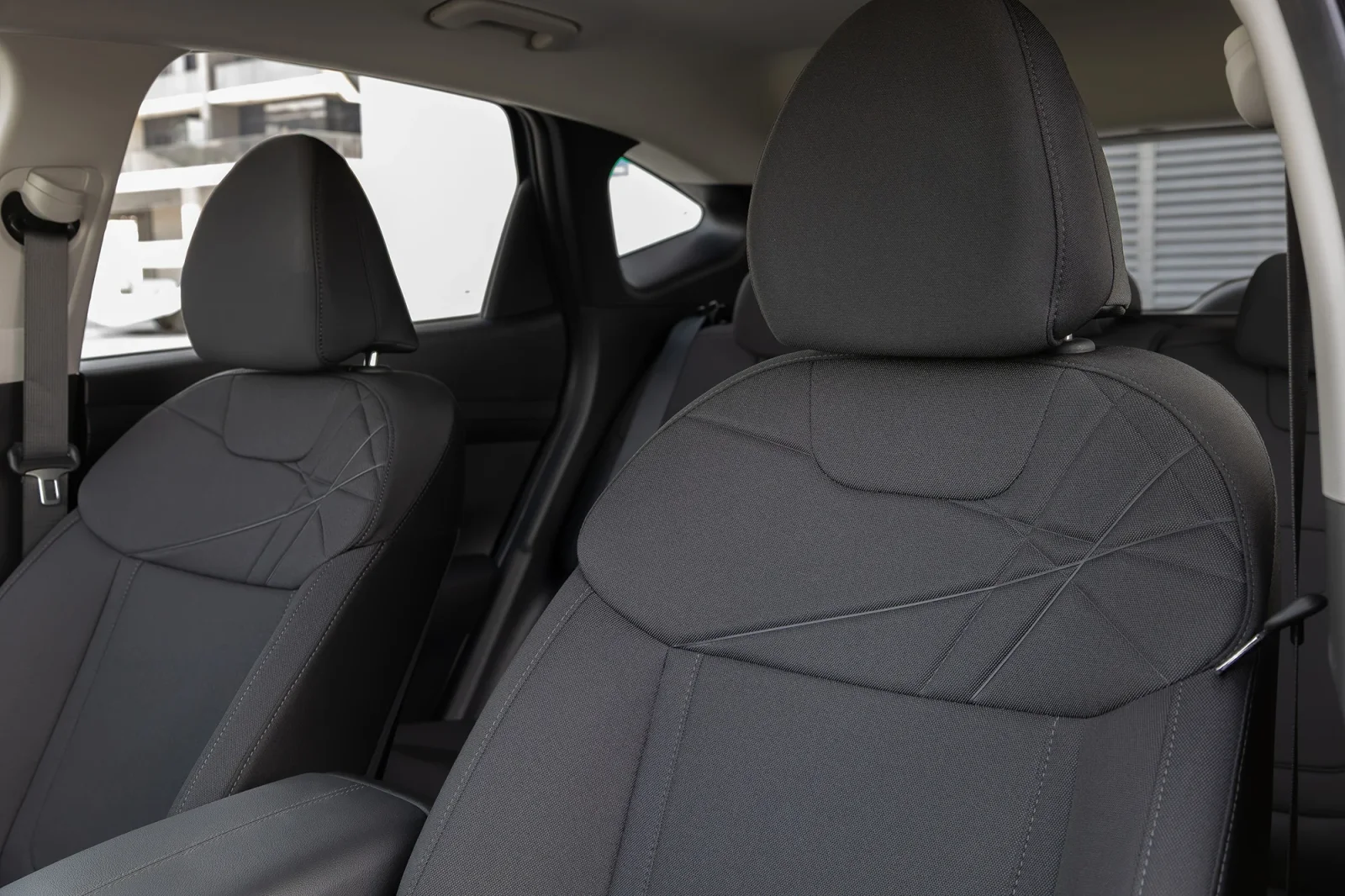 Miete Hyundai Tucson  Blau 2025 in der Abu Dhabi - 4 