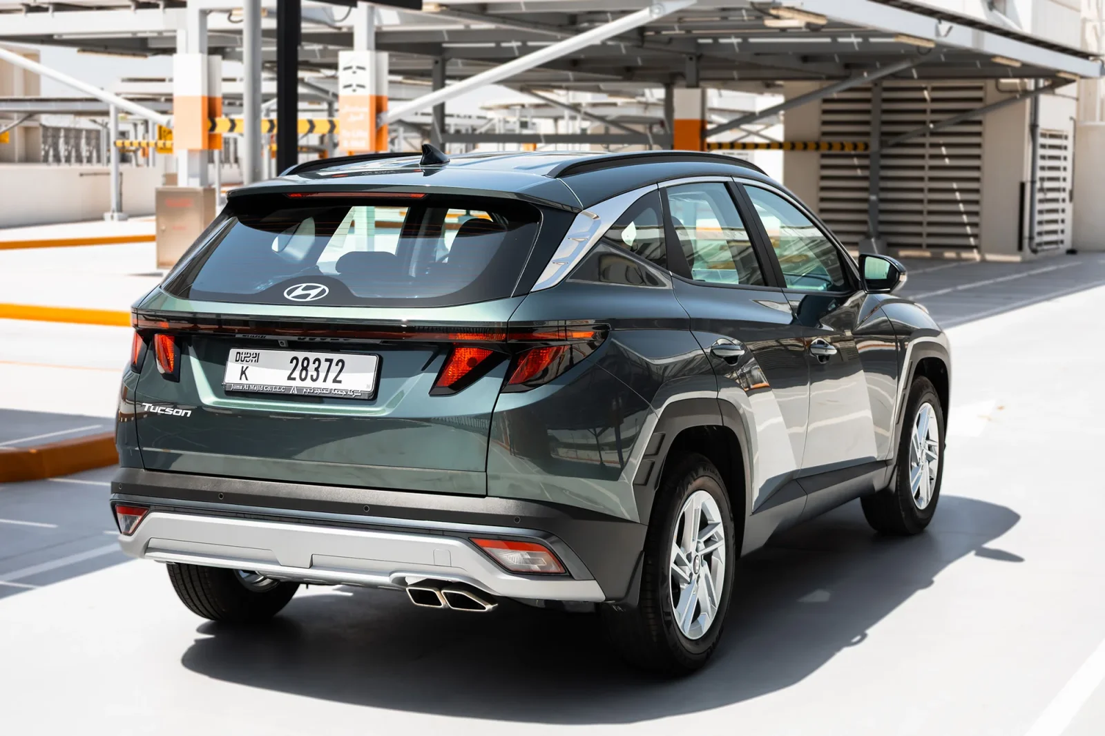 Kiralık Hyundai Tucson  Yeşil 2025 içinde Abu Dhabi - 11 