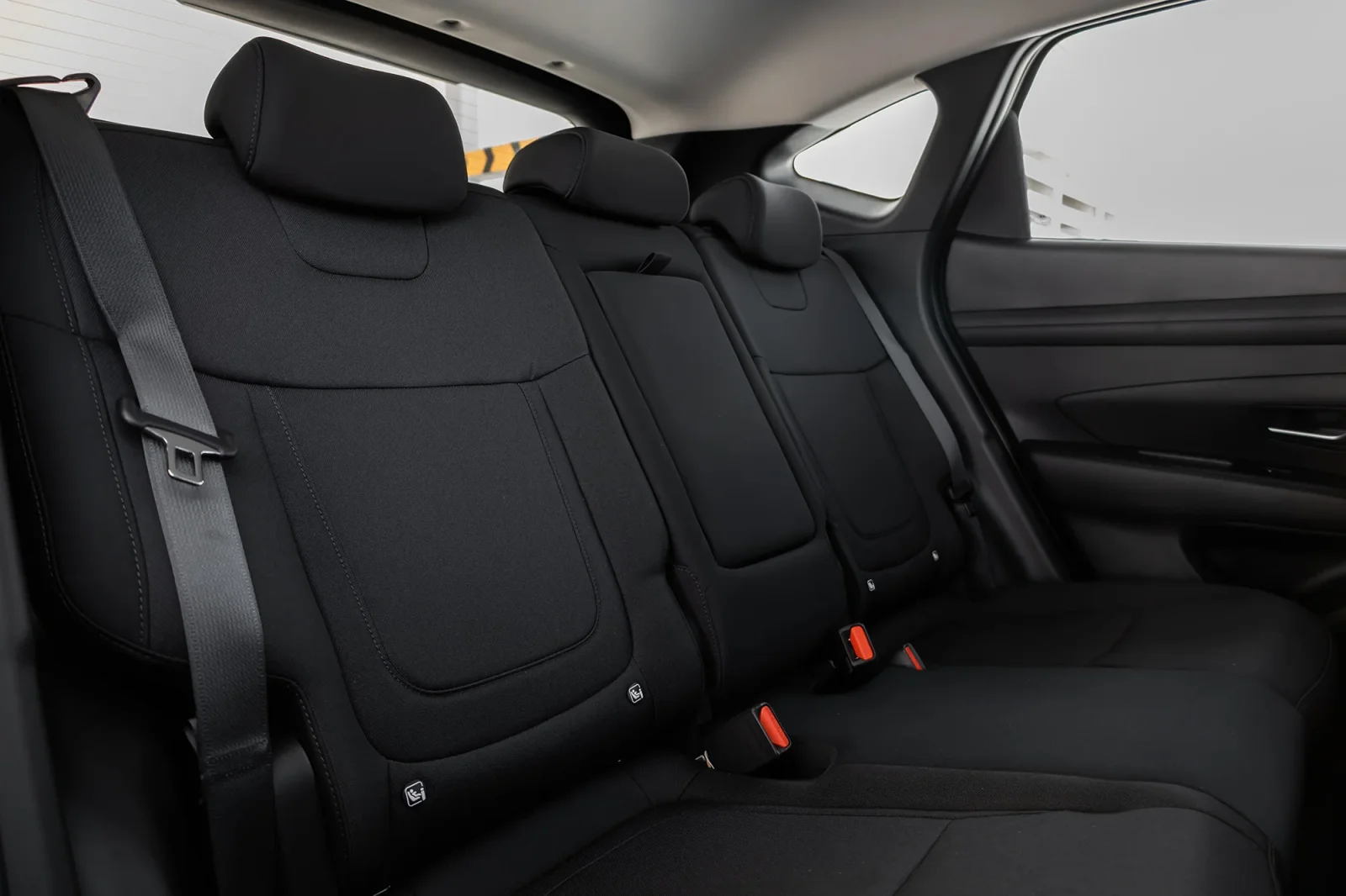 Kiralık Hyundai Tucson  Yeşil 2025 içinde Abu Dhabi - 6 