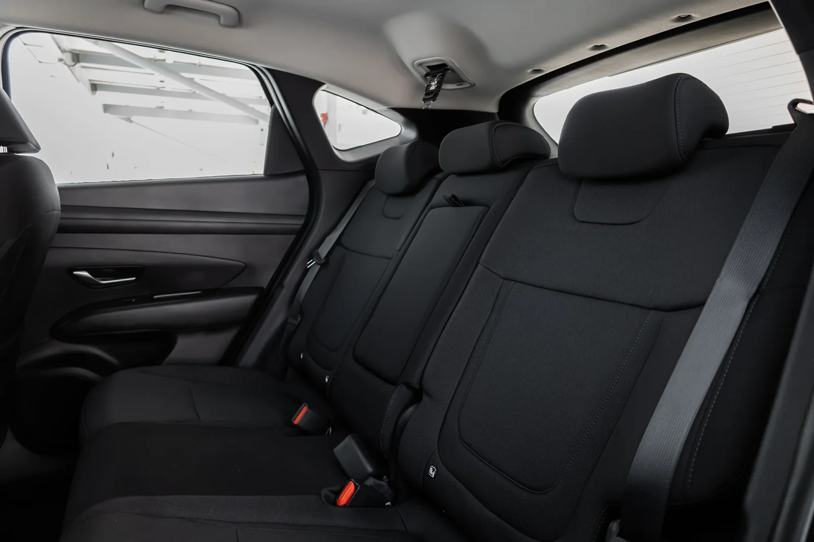 Kiralık Hyundai Tucson  Yeşil 2025 içinde Abu Dhabi - 7 