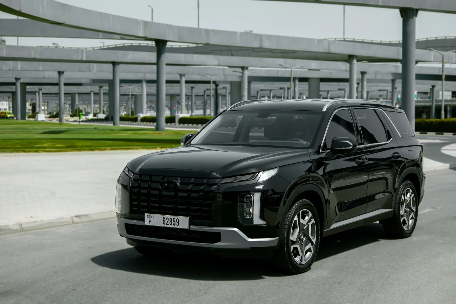 Miete Hyundai Palisade  Schwarz 2025 in der Abu Dhabi - 2 