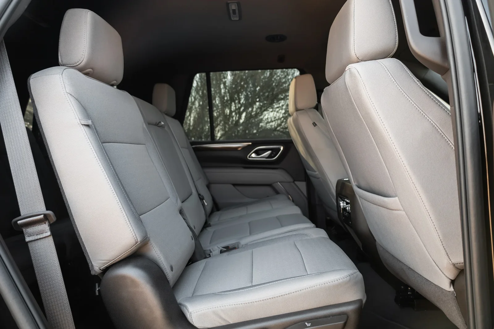 Rent GMC Yukon  Black 2023 in Abu Dhabi - 10 