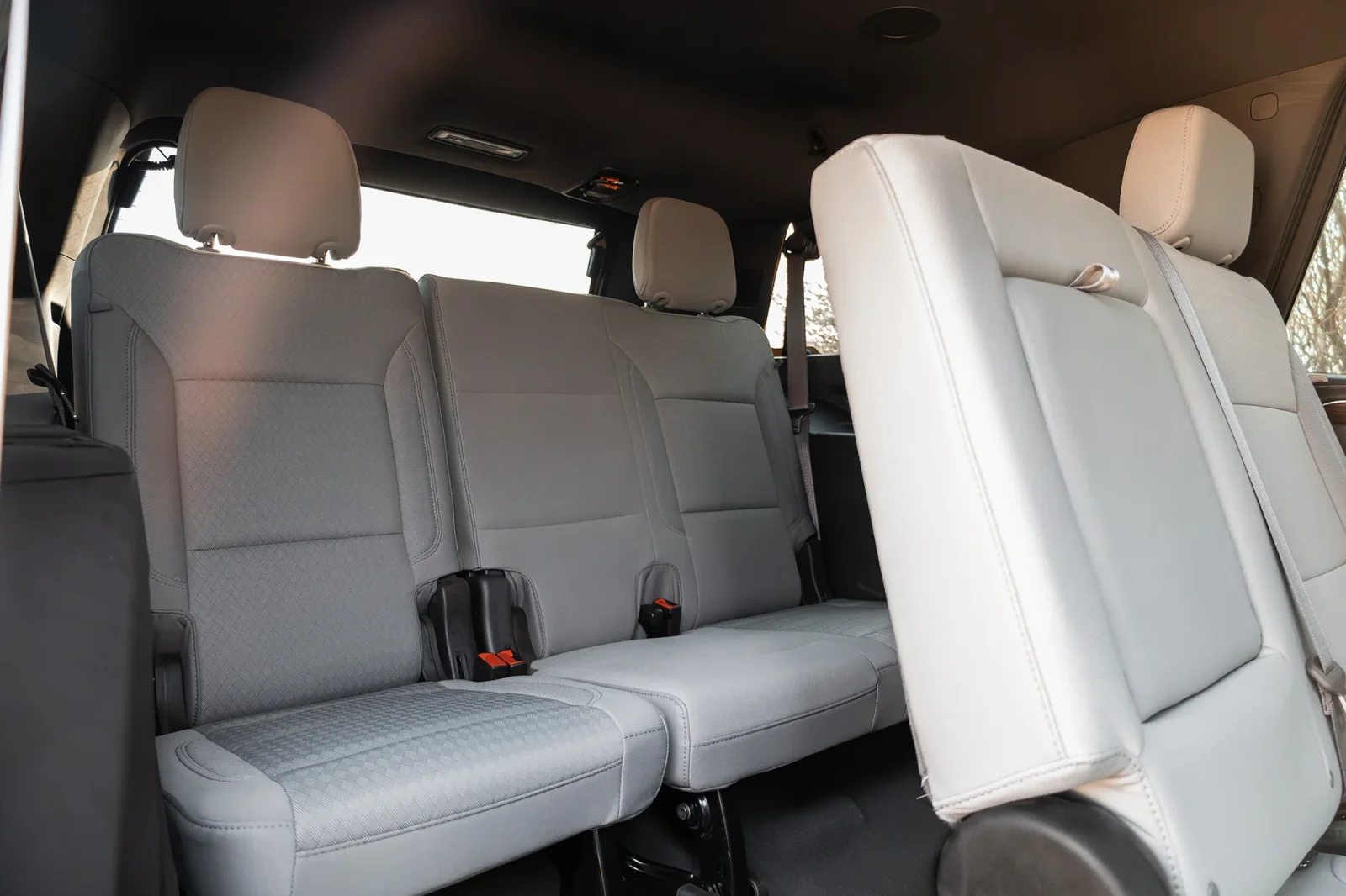 Rent GMC Yukon  Black 2023 in Abu Dhabi - 9 