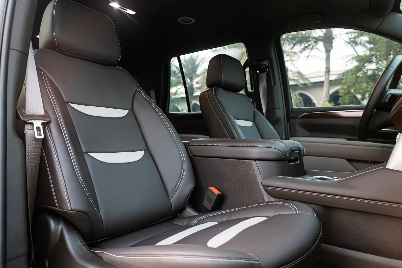 Rent GMC Yukon  Black 2023 in Abu Dhabi - 5 