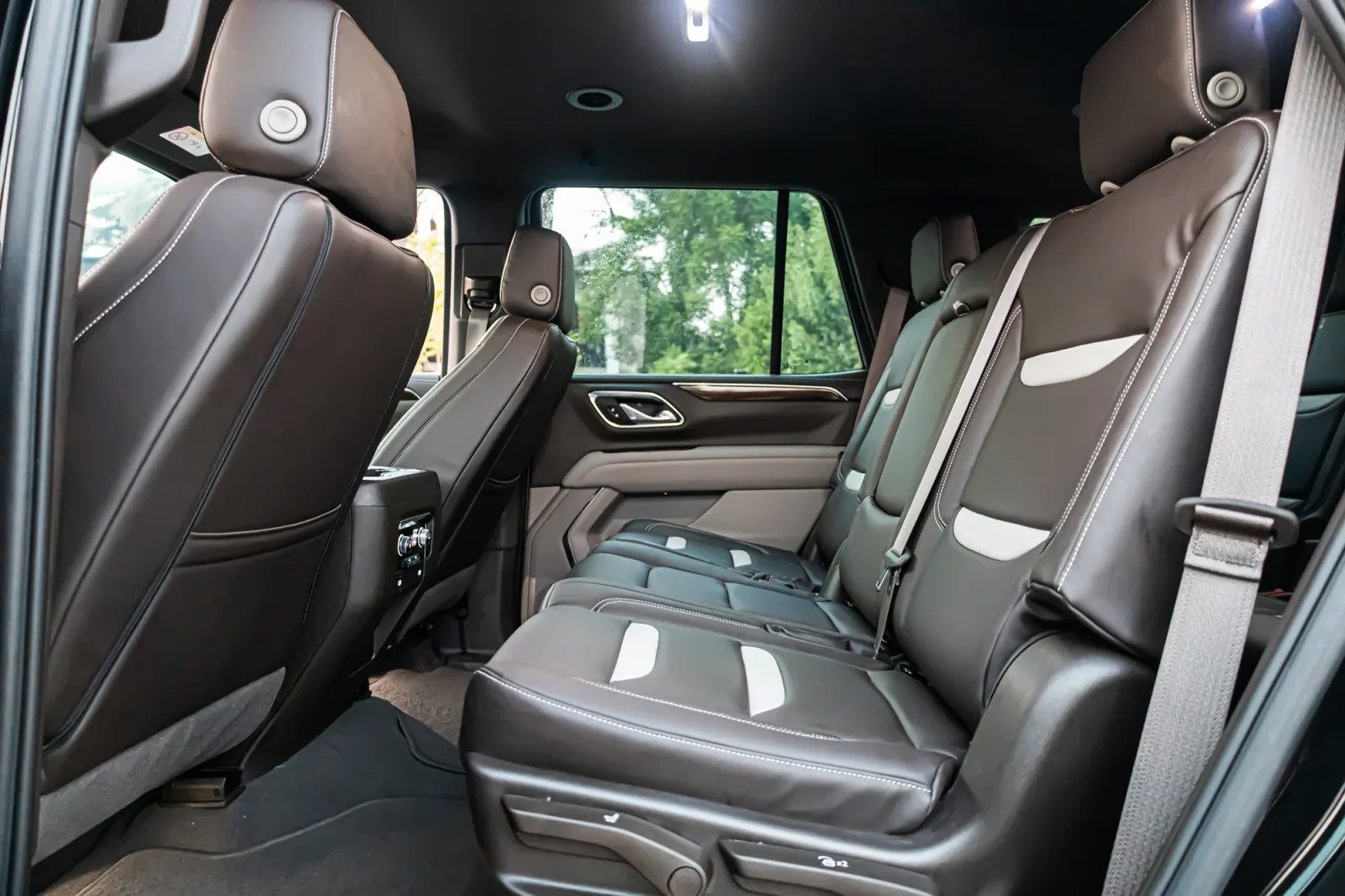 Rent GMC Yukon  Black 2023 in Abu Dhabi - 9 