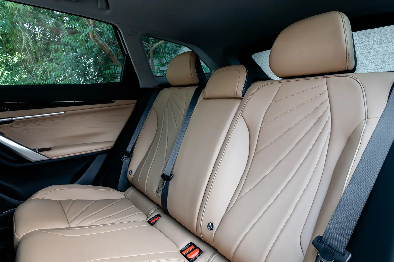 Huren Geely Starray  Wit 2025 in Abu Dhabi - 6 